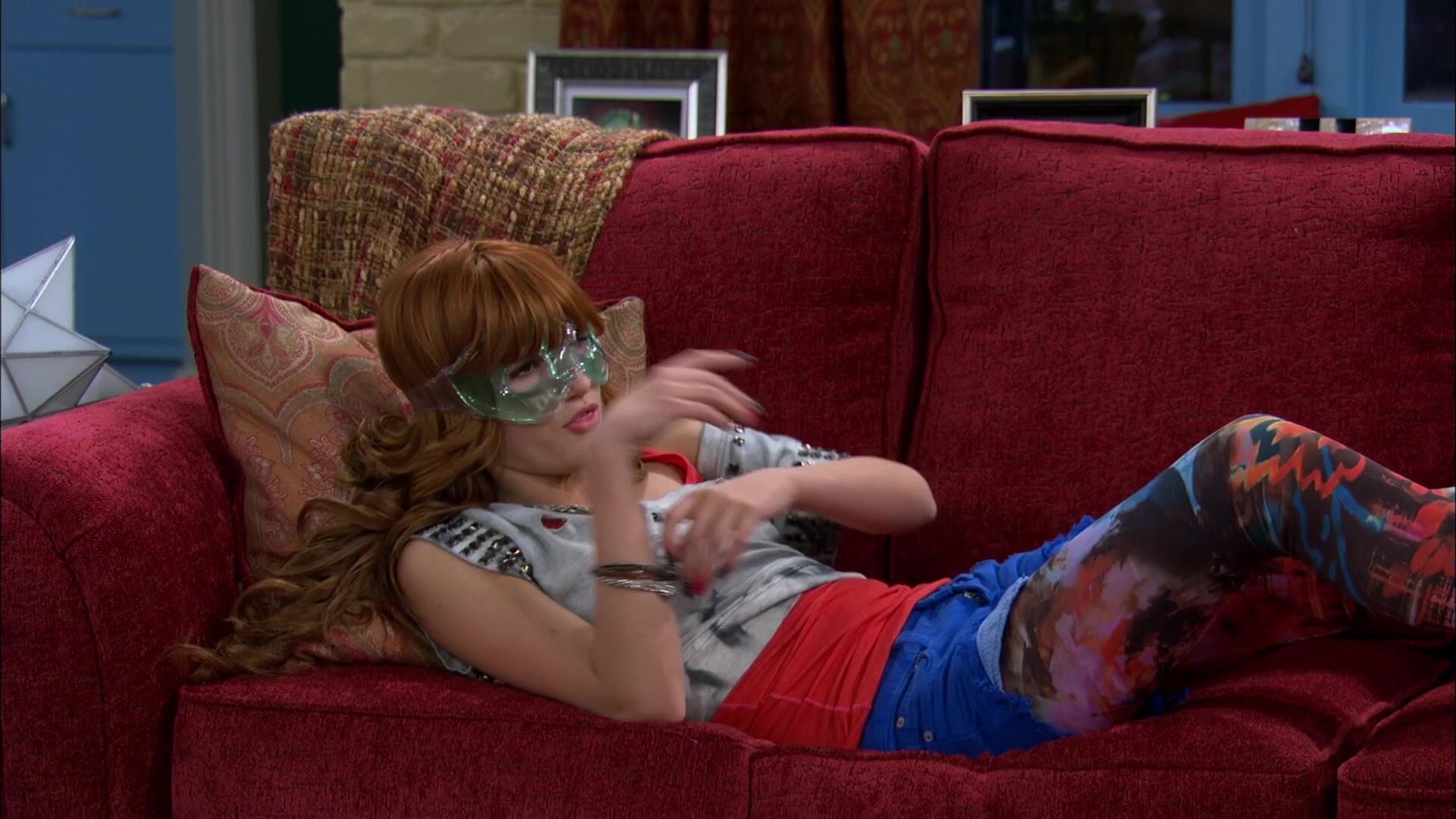 Shake_It_Up_S02E01_Shrink_It_Up_1080p_BTD_002135.jpg Shake_It_Up_S02E01_Shrink_It_Up_1080p_BTD_002135.jpg