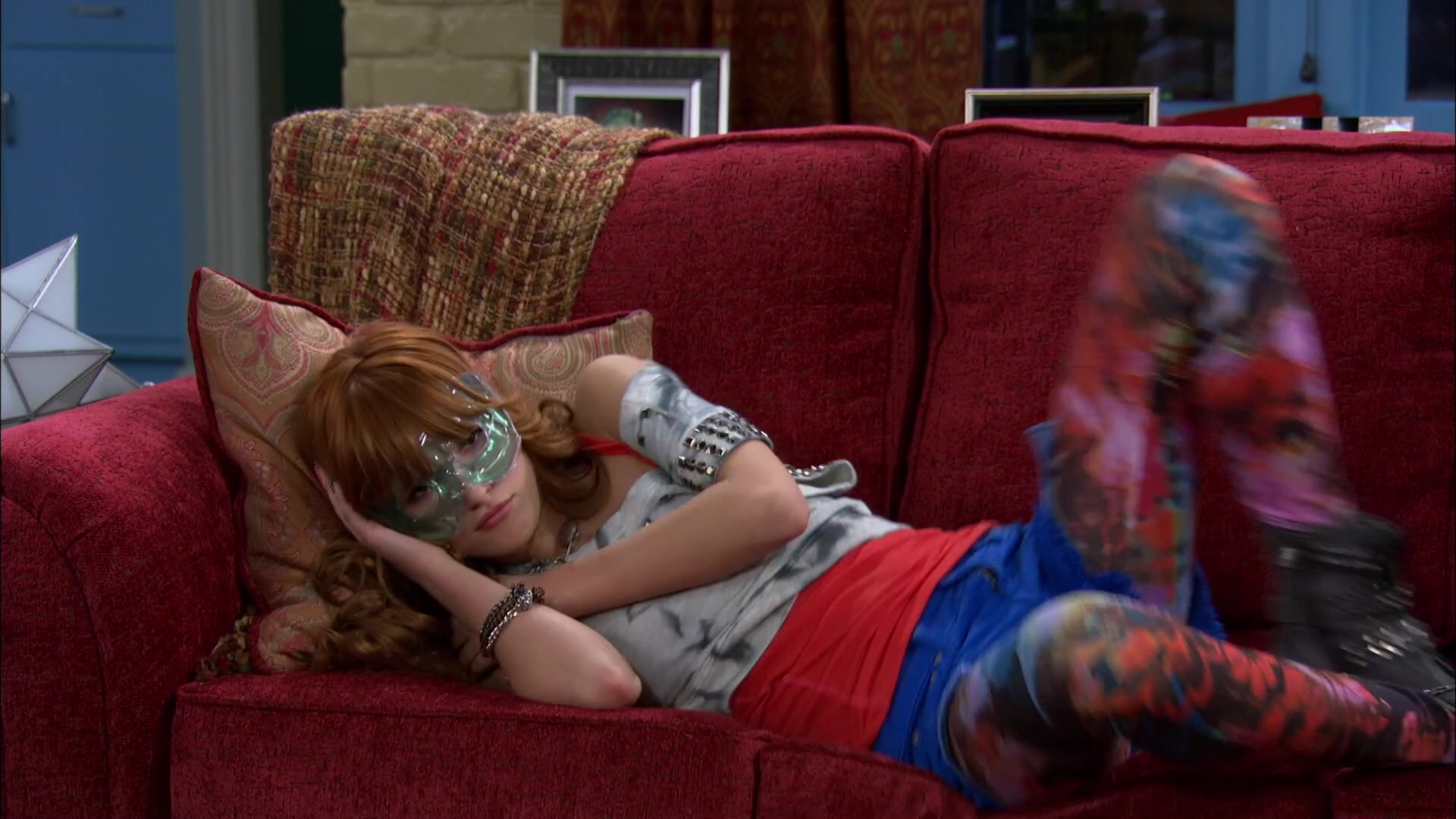 Shake_It_Up_S02E01_Shrink_It_Up_1080p_BTD_002139.jpg