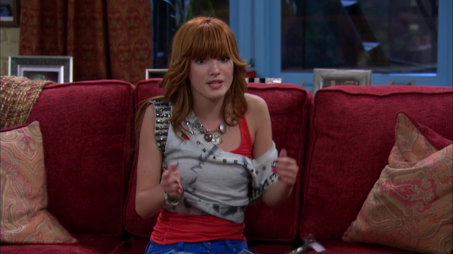 Shake_It_Up_S02E01_Shrink_It_Up_1080p_BTD_002163.jpg