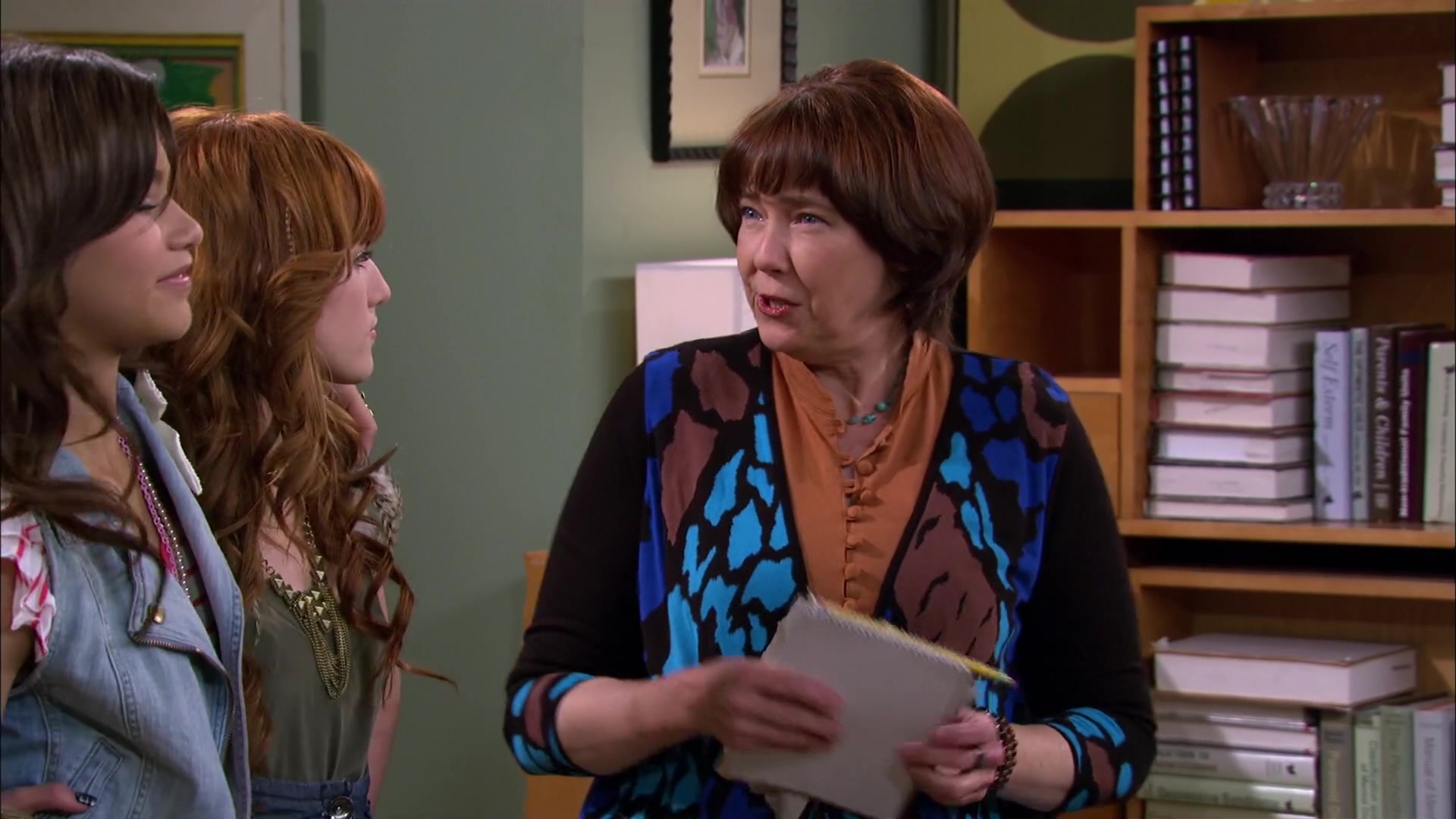 Shake_It_Up_S02E01_Shrink_It_Up_1080p_BTD_002824.jpg