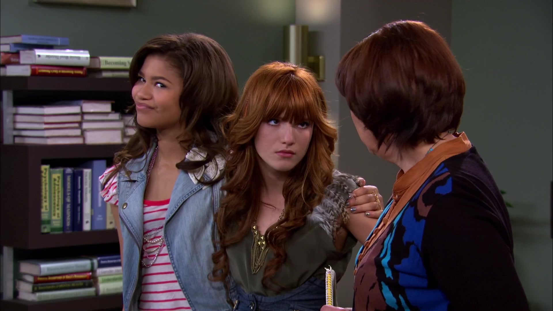 Shake_It_Up_S02E01_Shrink_It_Up_1080p_BTD_002832.jpg Shake_It_Up_S02E01_Shrink_It_Up_1080p_BTD_002832.jpg