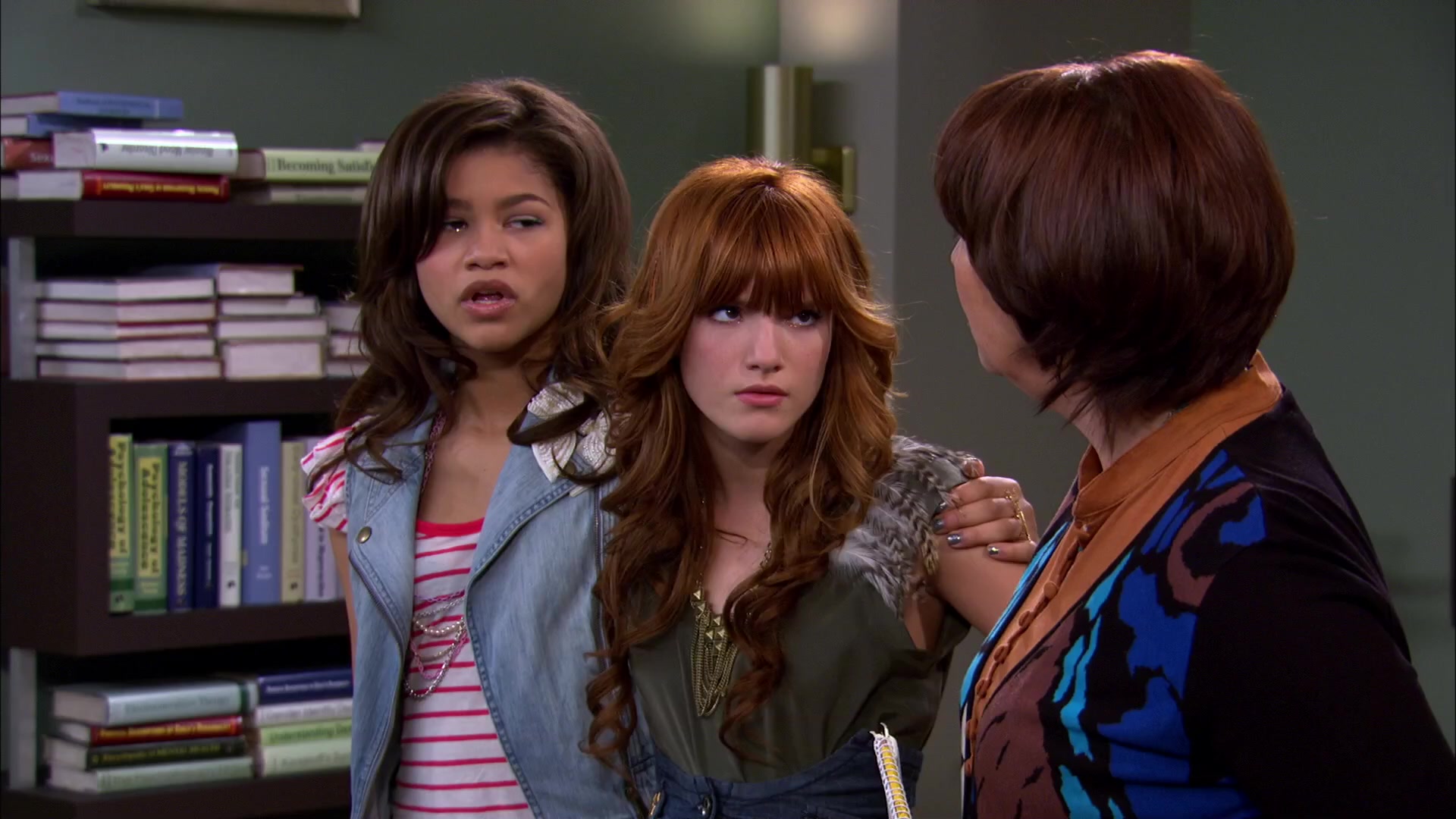 Shake_It_Up_S02E01_Shrink_It_Up_1080p_BTD_002840.jpg Shake_It_Up_S02E01_Shrink_It_Up_1080p_BTD_002840.jpg