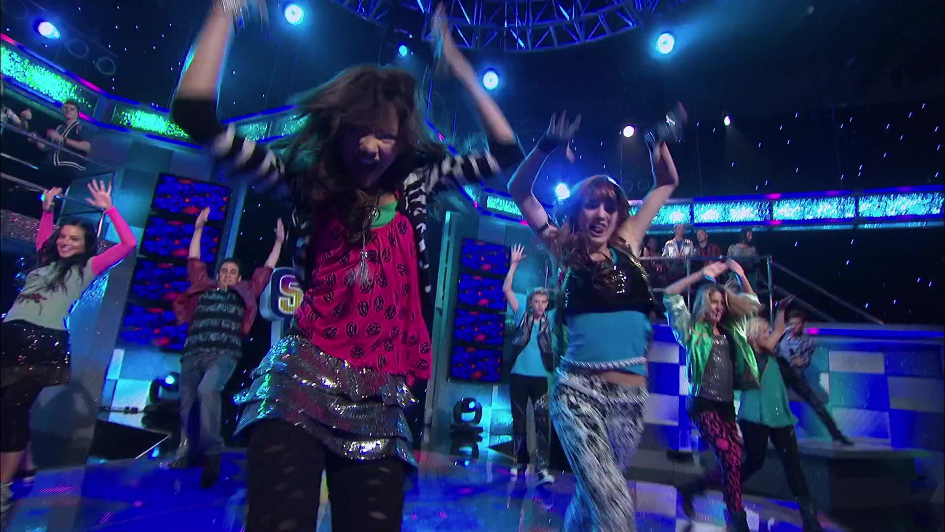 Shake_It_Up_S02E01_Shrink_It_Up_1080p_BTD_002860.jpg