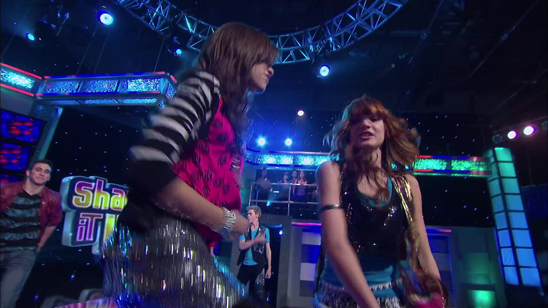 Shake_It_Up_S02E01_Shrink_It_Up_1080p_BTD_002862.jpg Shake_It_Up_S02E01_Shrink_It_Up_1080p_BTD_002862.jpg
