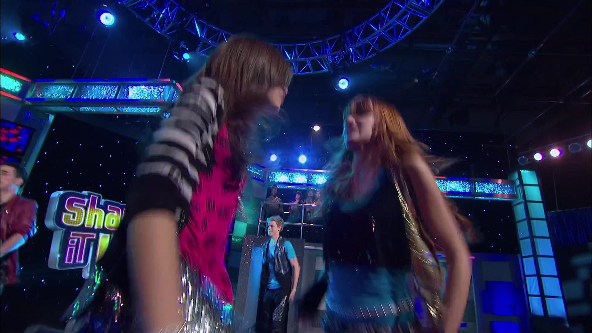 Shake_It_Up_S02E01_Shrink_It_Up_1080p_BTD_002863.jpg Shake_It_Up_S02E01_Shrink_It_Up_1080p_BTD_002863.jpg