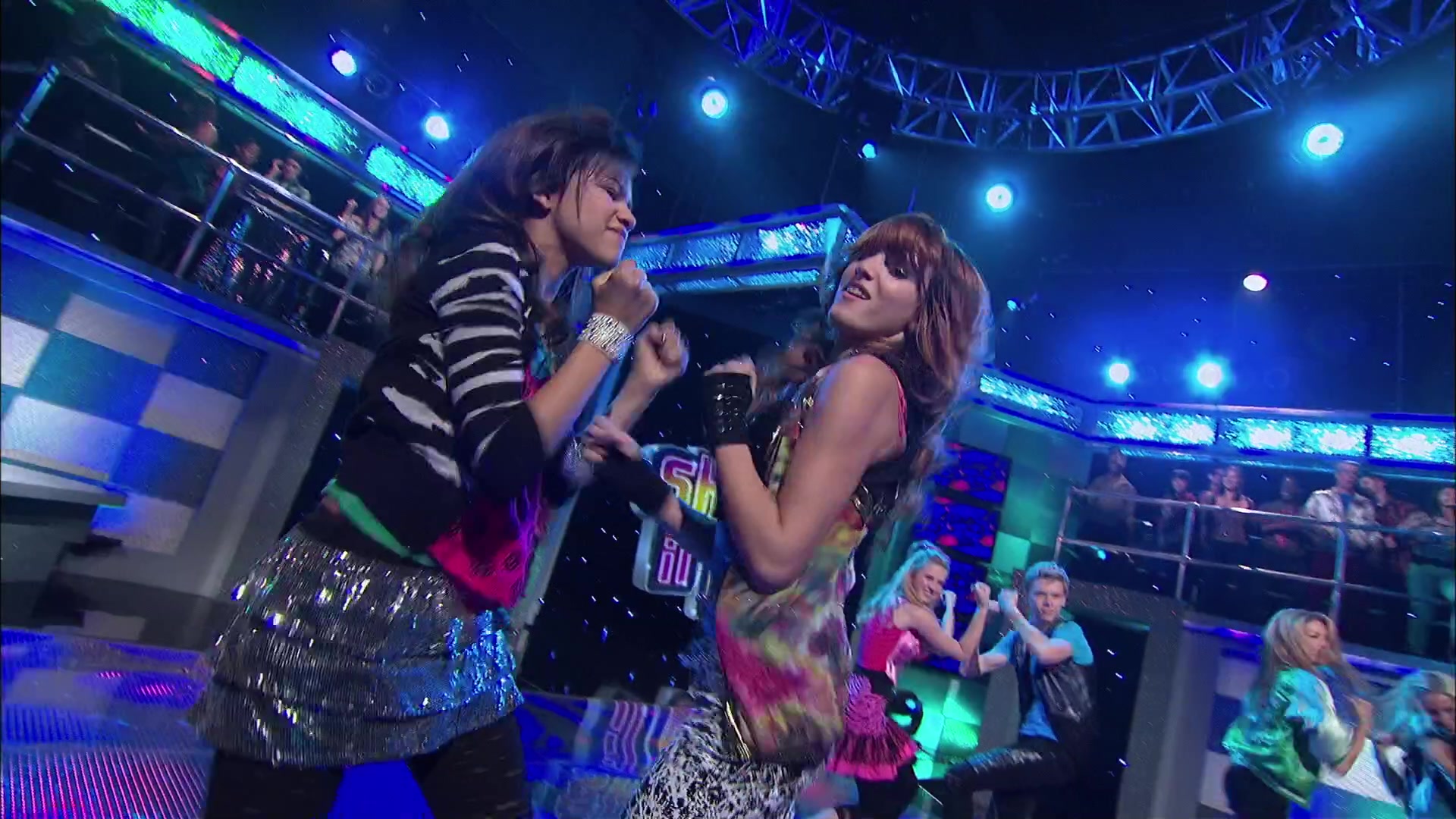 Shake_It_Up_S02E01_Shrink_It_Up_1080p_BTD_002873.jpg Shake_It_Up_S02E01_Shrink_It_Up_1080p_BTD_002873.jpg