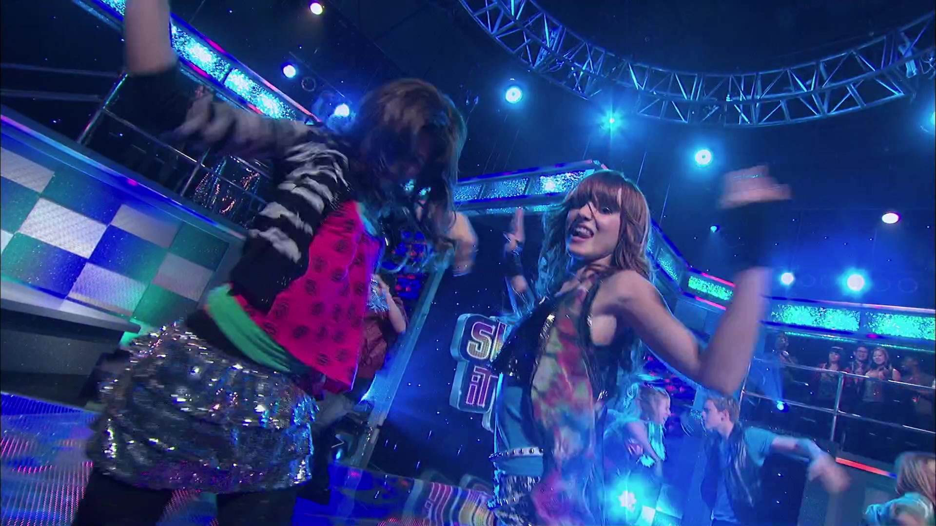 Shake_It_Up_S02E01_Shrink_It_Up_1080p_BTD_002875.jpg