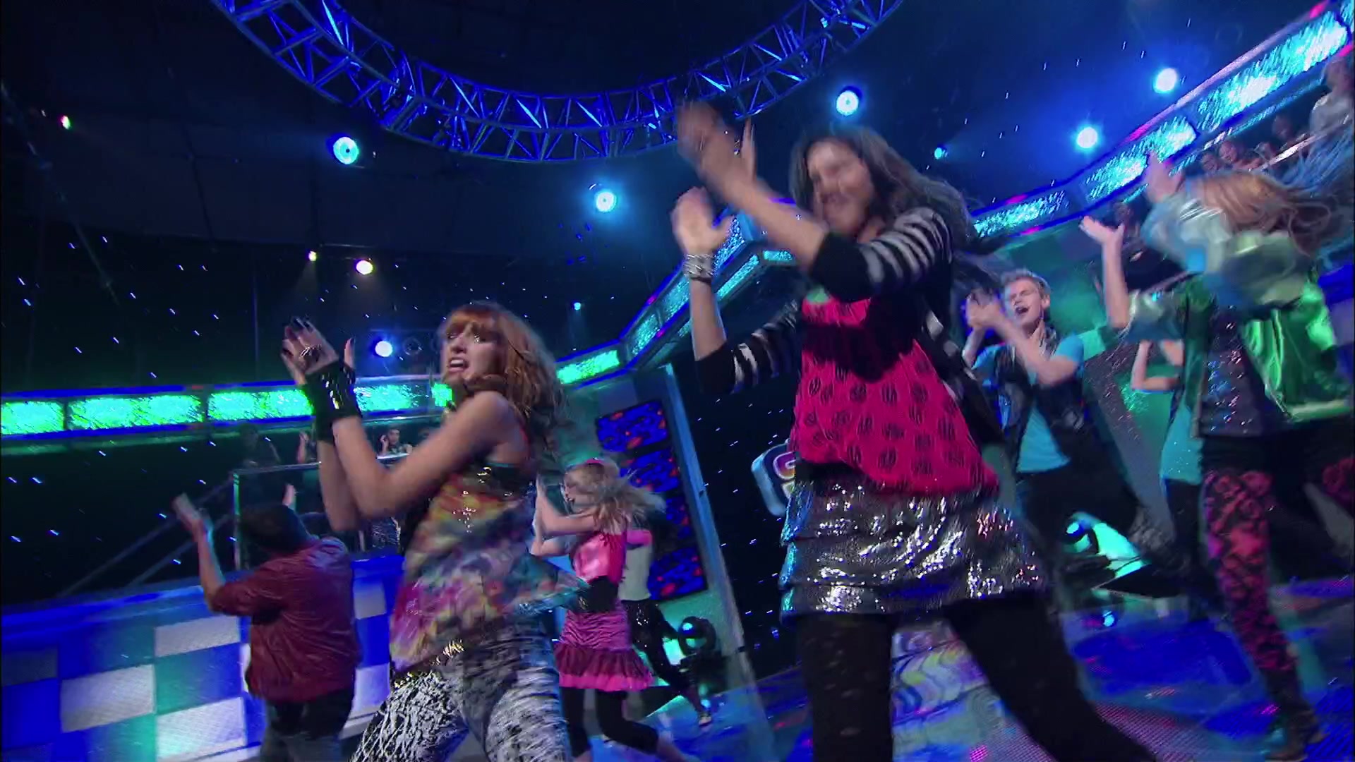 Shake_It_Up_S02E01_Shrink_It_Up_1080p_BTD_002901.jpg
