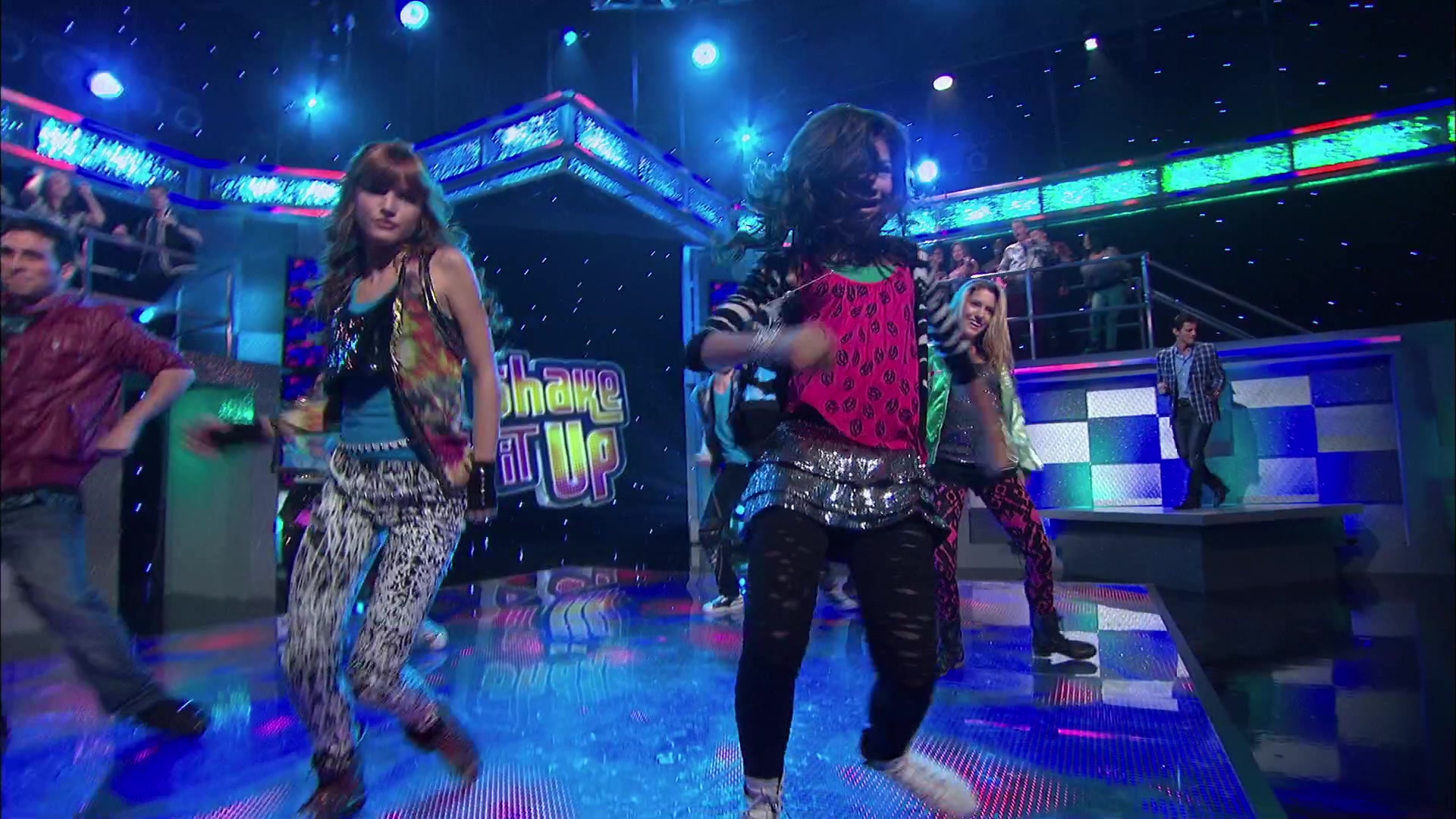 Shake_It_Up_S02E01_Shrink_It_Up_1080p_BTD_002917.jpg Shake_It_Up_S02E01_Shrink_It_Up_1080p_BTD_002917.jpg