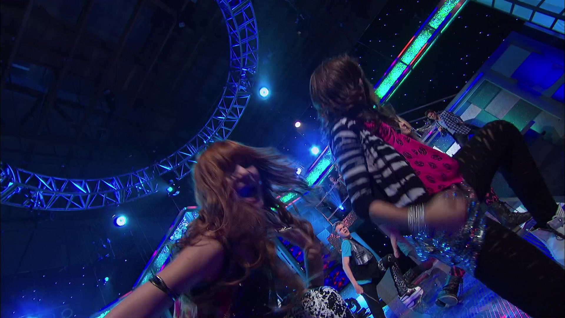 Shake_It_Up_S02E01_Shrink_It_Up_1080p_BTD_002923.jpg Shake_It_Up_S02E01_Shrink_It_Up_1080p_BTD_002923.jpg