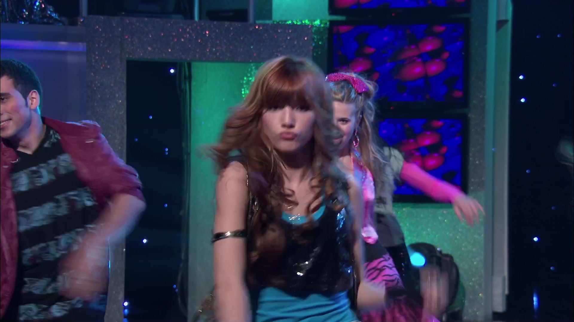 Shake_It_Up_S02E01_Shrink_It_Up_1080p_BTD_002926.jpg