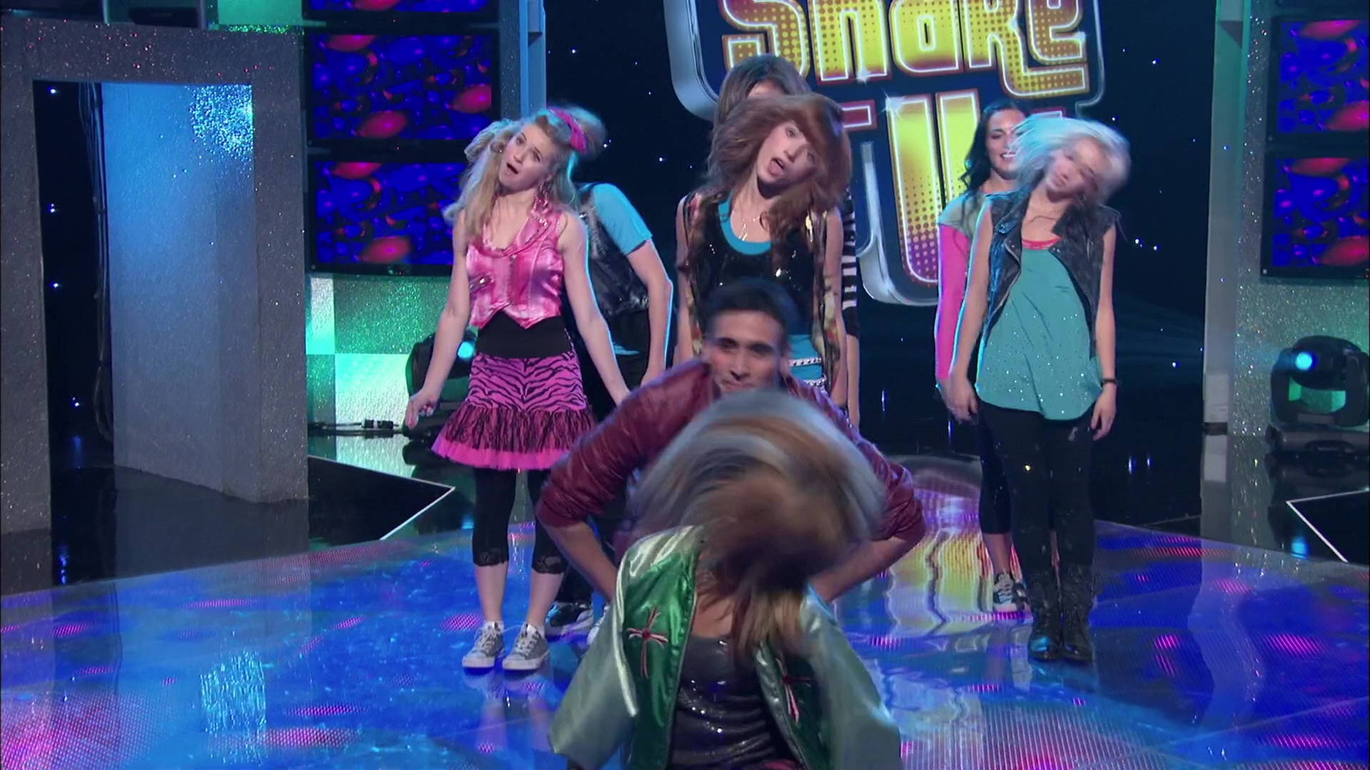 Shake_It_Up_S02E01_Shrink_It_Up_1080p_BTD_002942.jpg Shake_It_Up_S02E01_Shrink_It_Up_1080p_BTD_002942.jpg