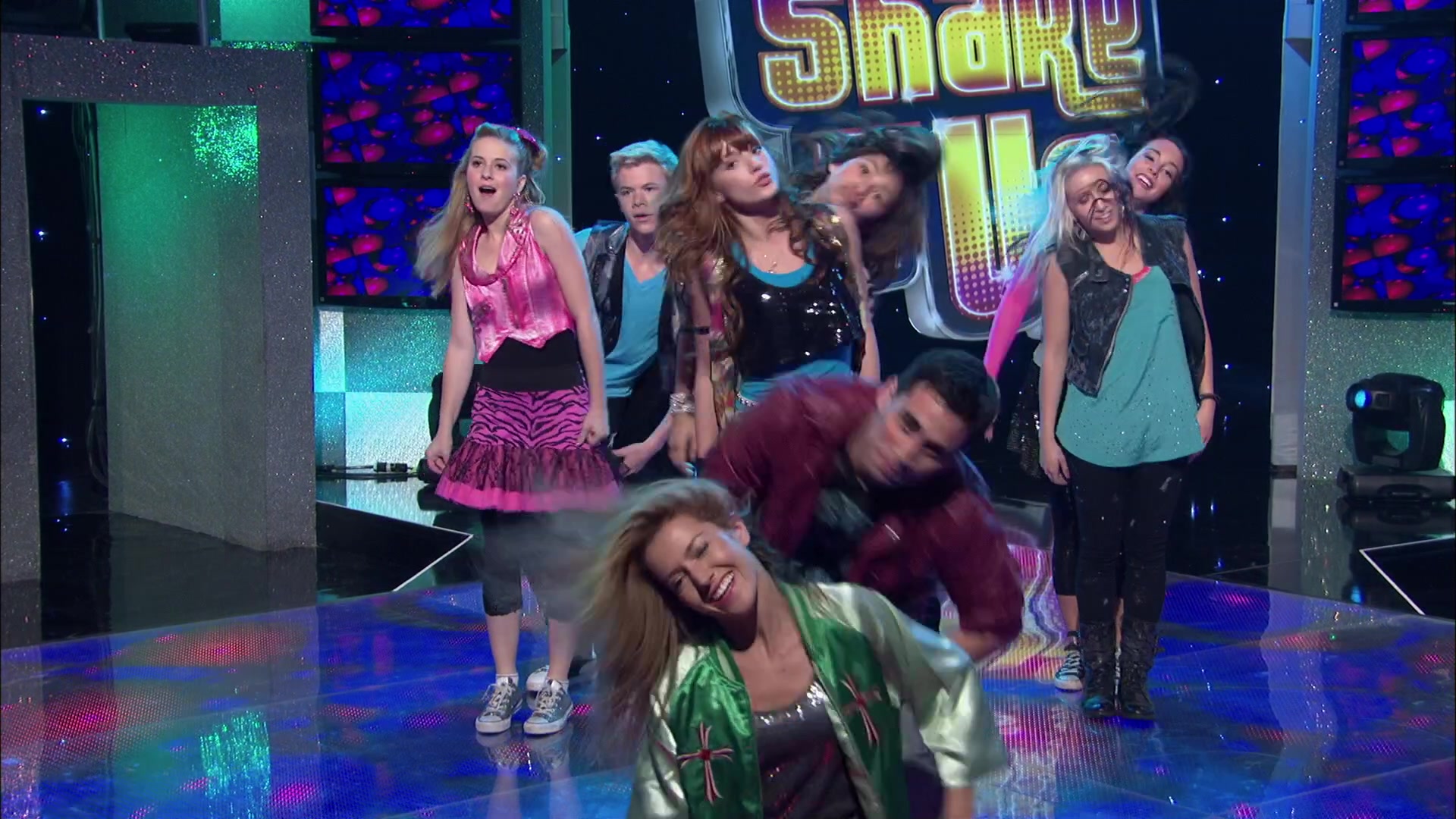 Shake_It_Up_S02E01_Shrink_It_Up_1080p_BTD_002945.jpg