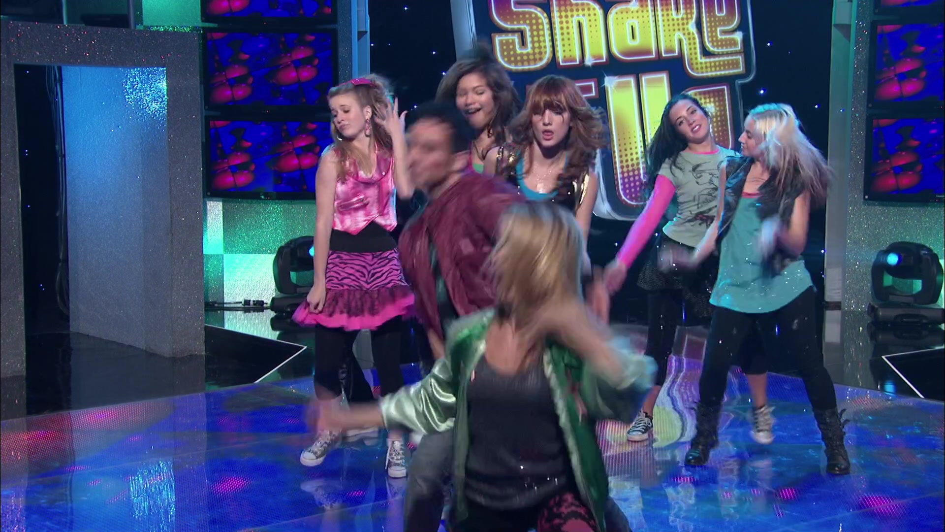 Shake_It_Up_S02E01_Shrink_It_Up_1080p_BTD_002947.jpg