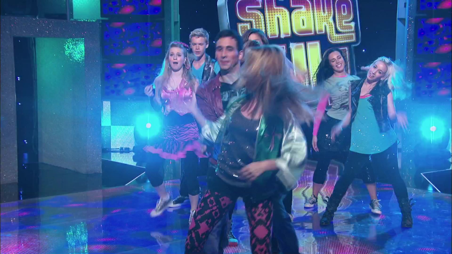 Shake_It_Up_S02E01_Shrink_It_Up_1080p_BTD_002949.jpg Shake_It_Up_S02E01_Shrink_It_Up_1080p_BTD_002949.jpg