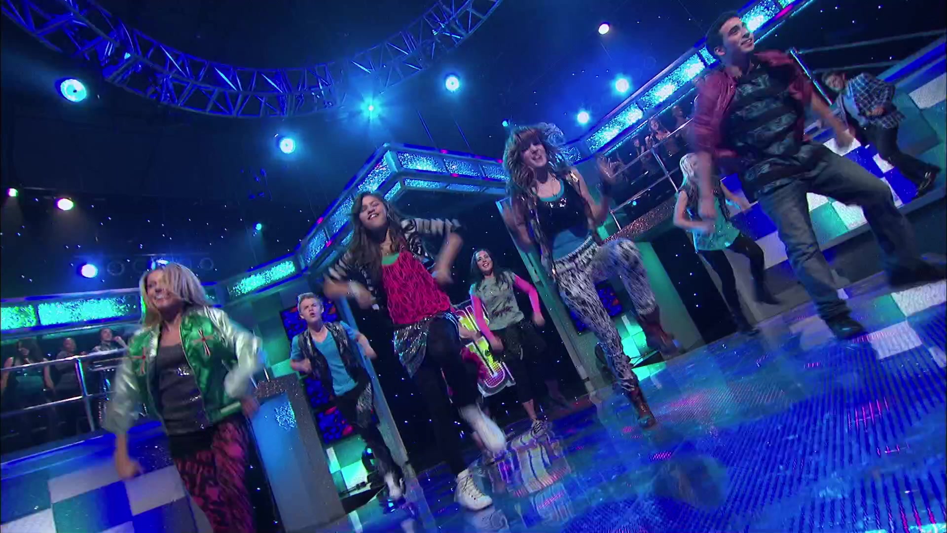 Shake_It_Up_S02E01_Shrink_It_Up_1080p_BTD_002956.jpg Shake_It_Up_S02E01_Shrink_It_Up_1080p_BTD_002956.jpg