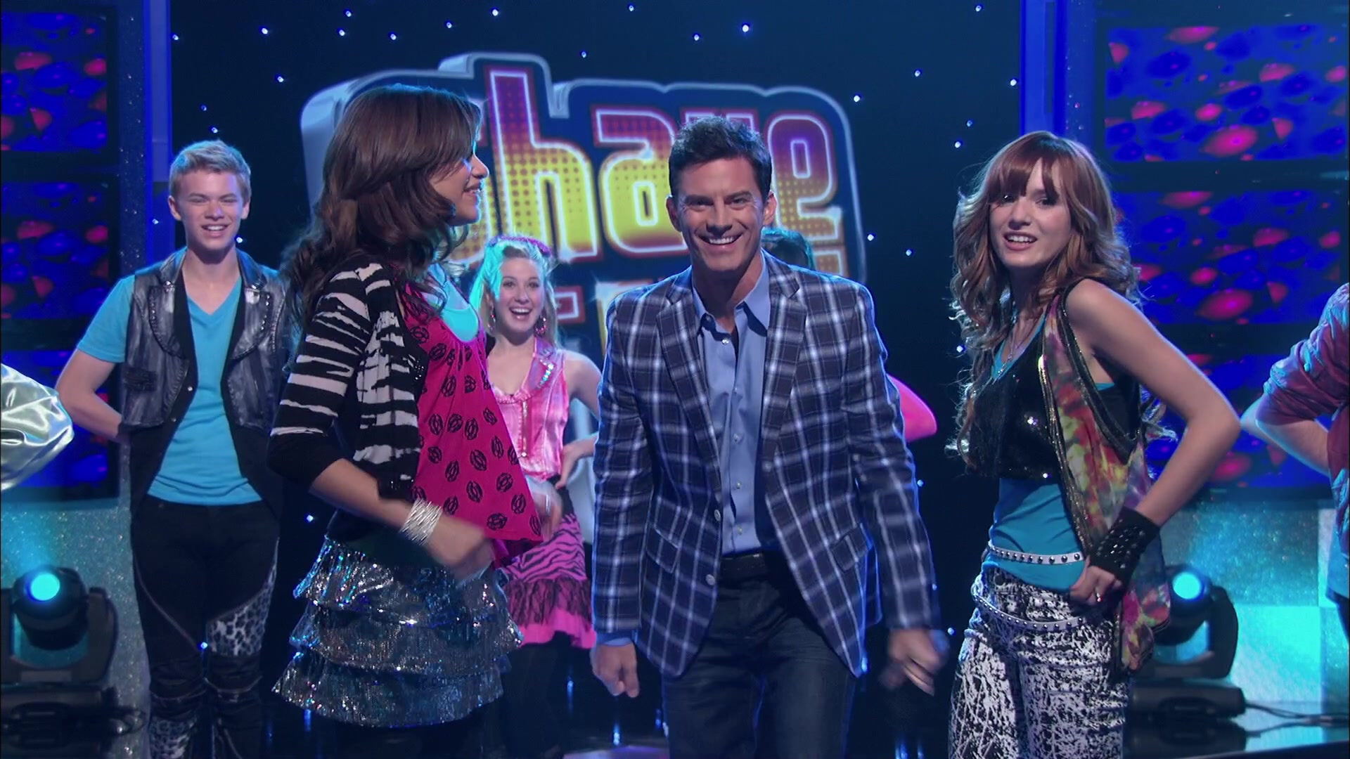 Shake_It_Up_S02E01_Shrink_It_Up_1080p_BTD_002989.jpg