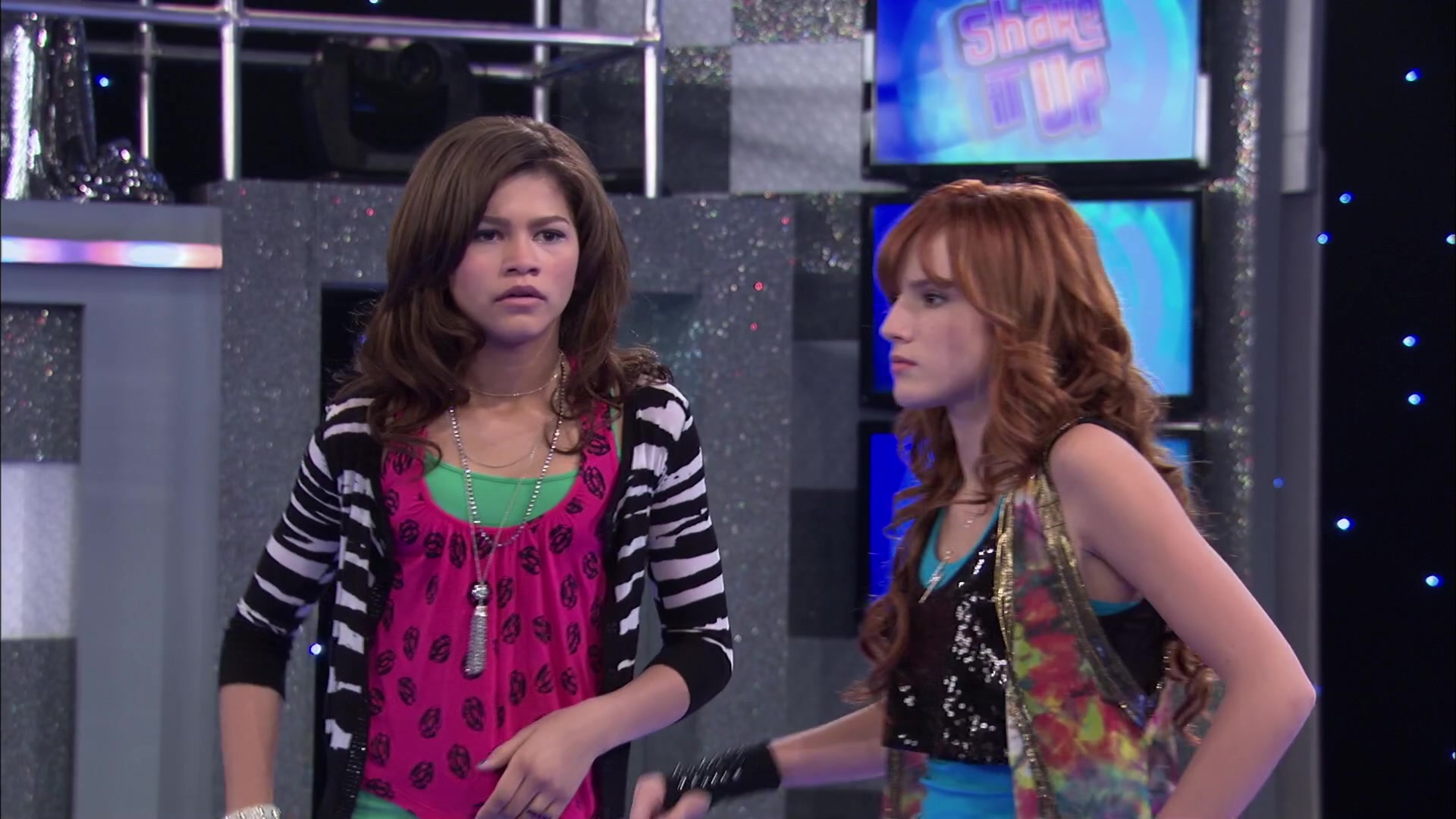 Shake_It_Up_S02E01_Shrink_It_Up_1080p_BTD_003033.jpg
