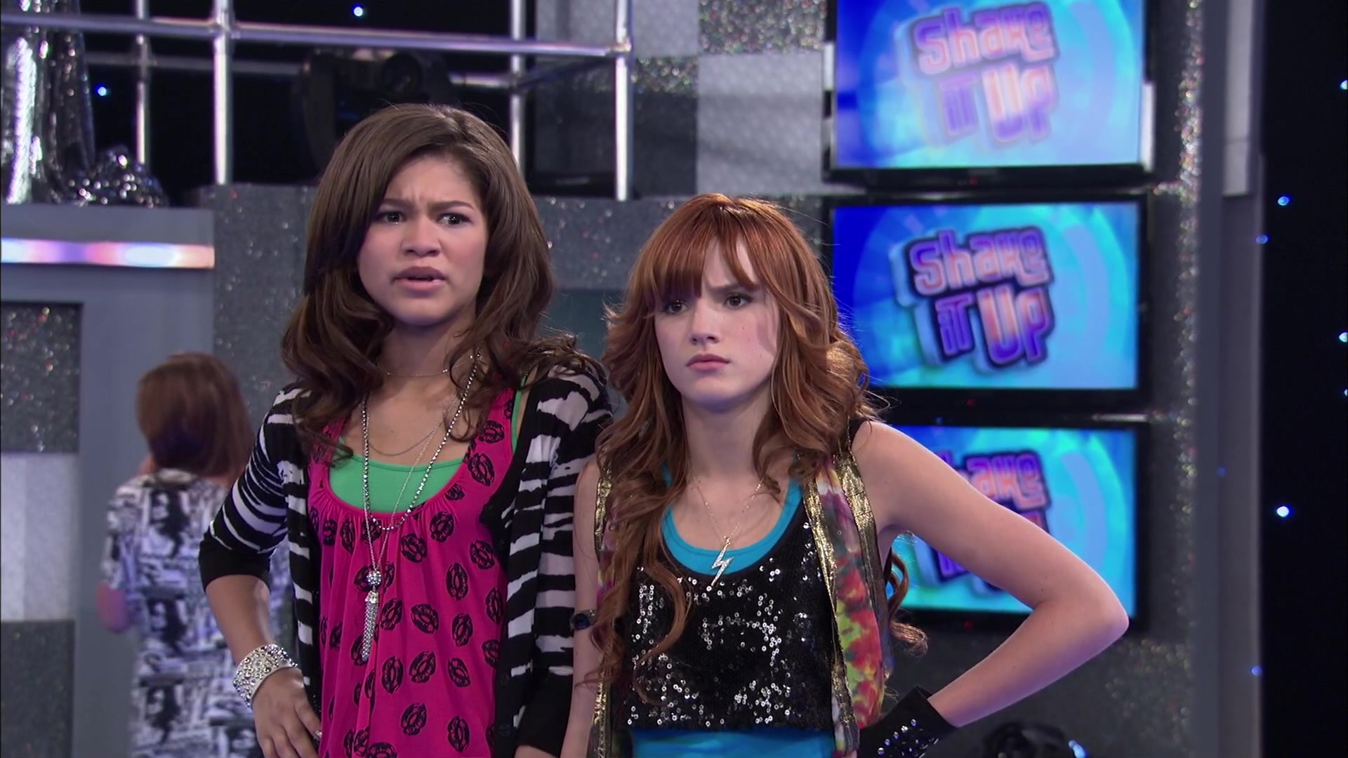 Shake_It_Up_S02E01_Shrink_It_Up_1080p_BTD_003038.jpg