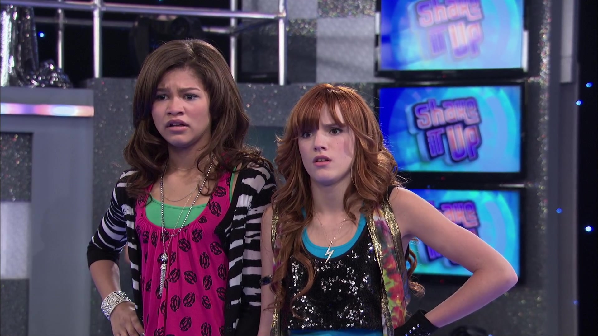 Shake_It_Up_S02E01_Shrink_It_Up_1080p_BTD_003042.jpg Shake_It_Up_S02E01_Shrink_It_Up_1080p_BTD_003042.jpg