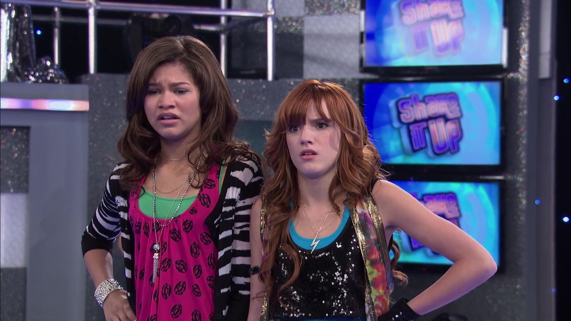 Shake_It_Up_S02E01_Shrink_It_Up_1080p_BTD_003043.jpg