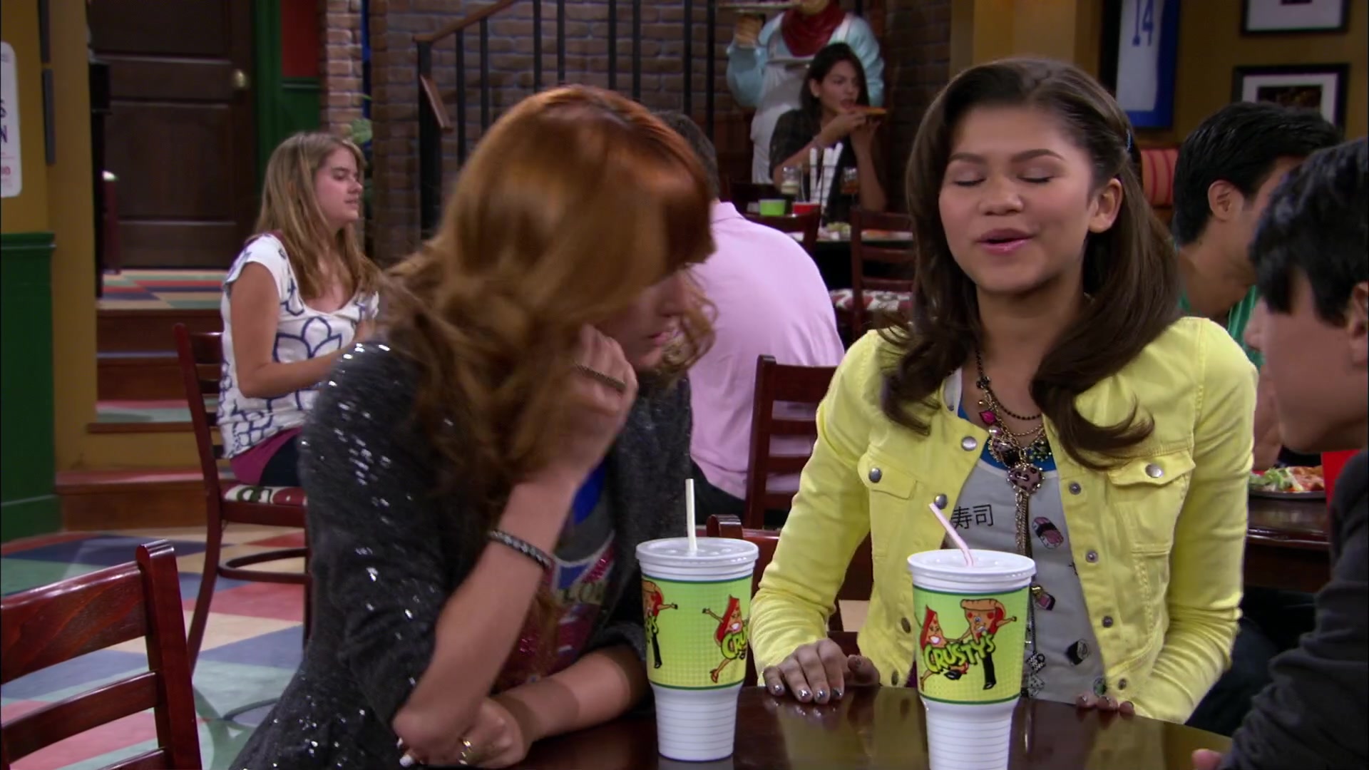 Shake_It_Up_S02E02_Three_s_a_Crowd_It_Up_1080p_BTD_001888.jpg Shake_It_Up_S02E02_Three_s_a_Crowd_It_Up_1080p_BTD_001888.jpg