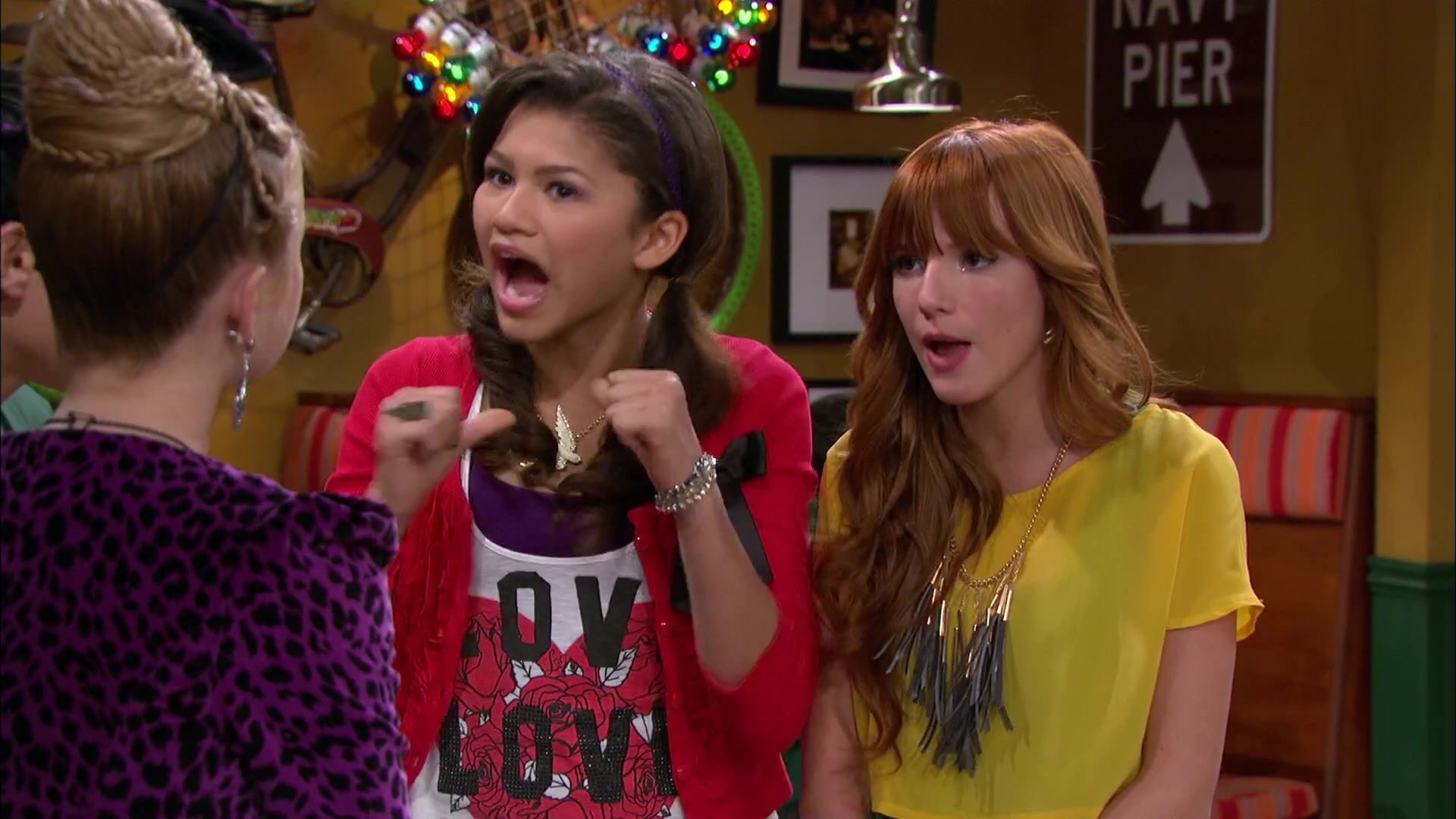 Shake_It_Up_S02E02_Three_s_a_Crowd_It_Up_1080p_BTD_002803.jpg Shake_It_Up_S02E02_Three_s_a_Crowd_It_Up_1080p_BTD_002803.jpg