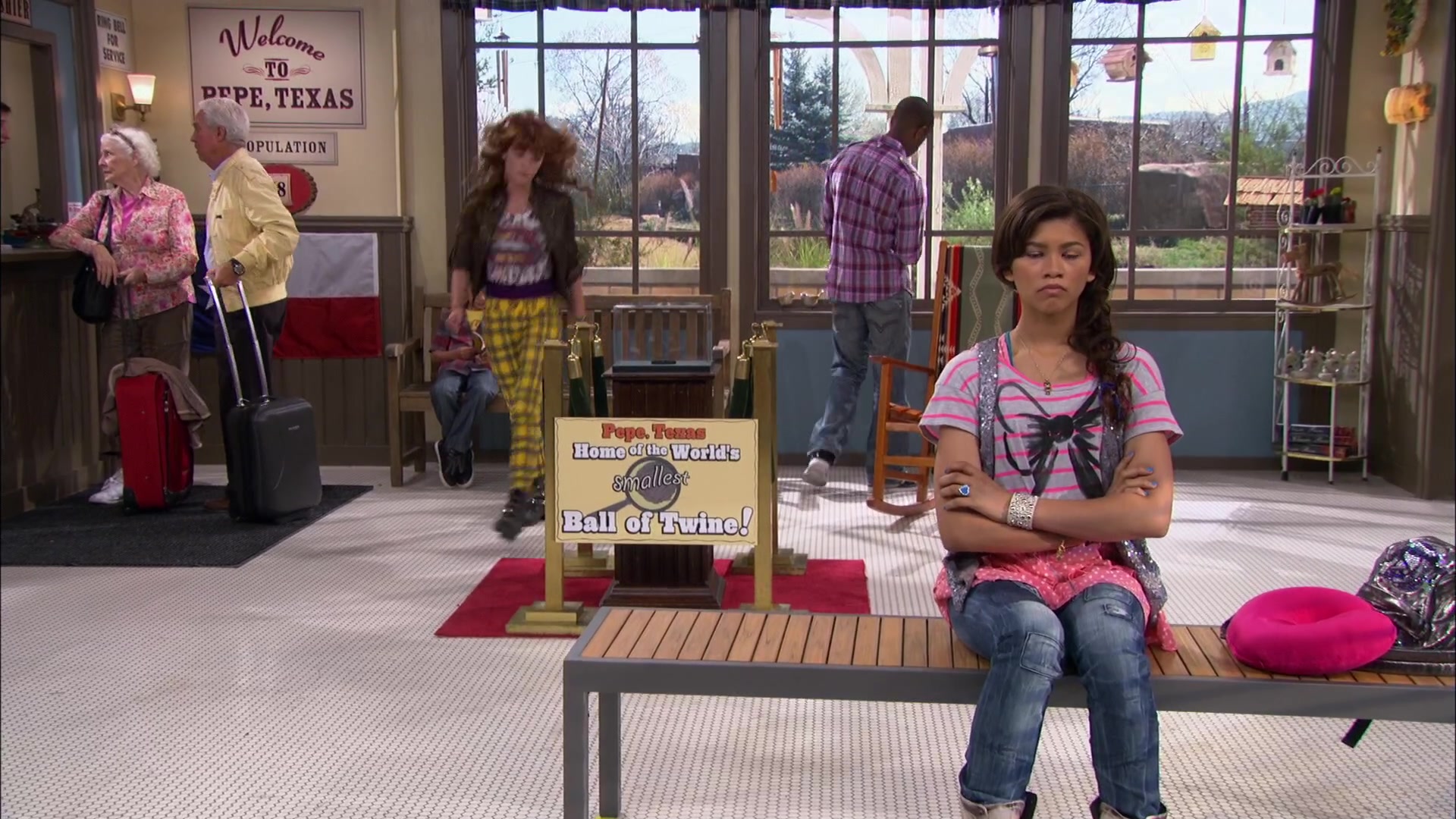 Shake_It_Up_S02E03_Shake_It_Up2C_Up_and_Away_1080p_BTD_002760.jpg
