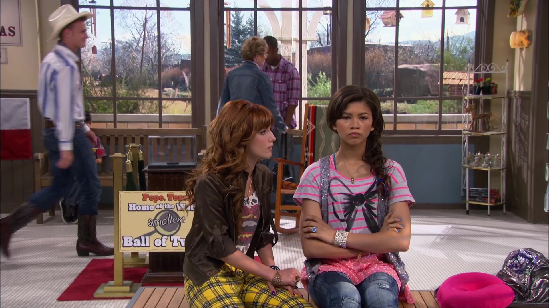 Shake_It_Up_S02E03_Shake_It_Up2C_Up_and_Away_1080p_BTD_002770.jpg