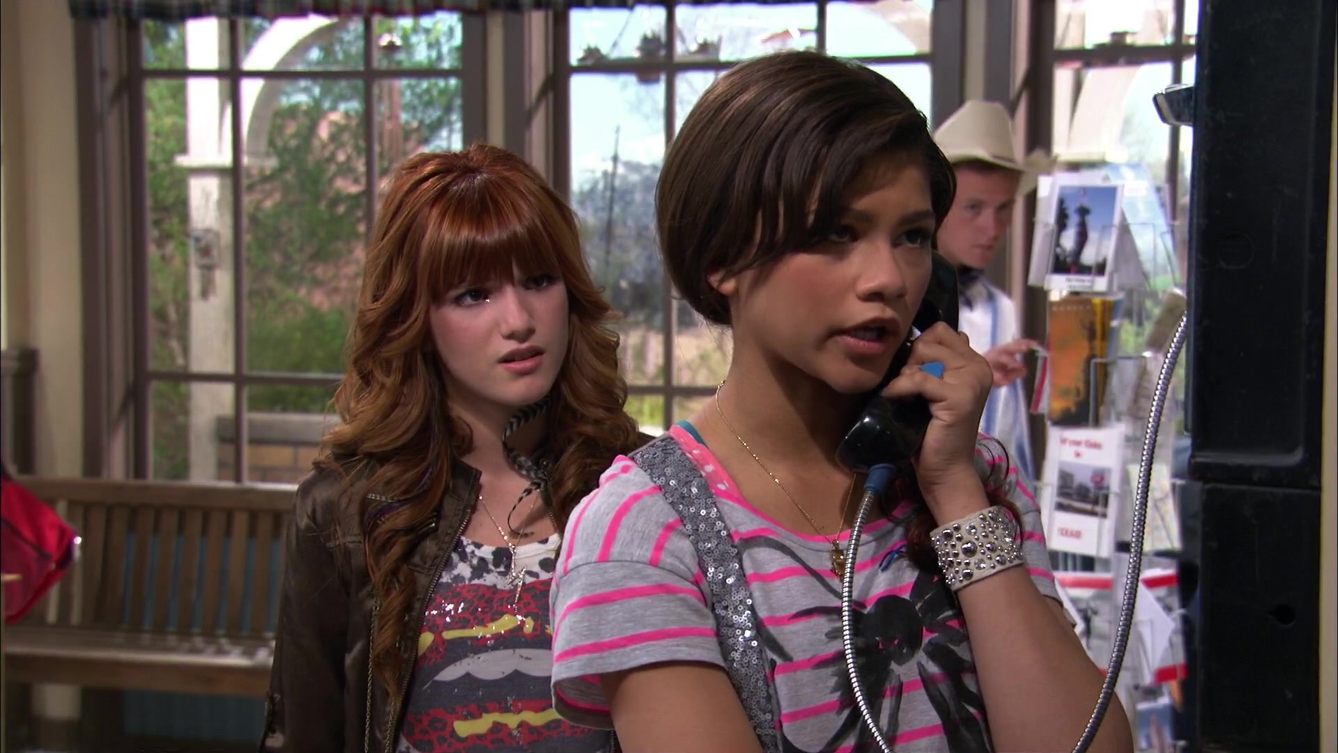 Shake_It_Up_S02E03_Shake_It_Up2C_Up_and_Away_1080p_BTD_002931.jpg Shake_It_Up_S02E03_Shake_It_Up2C_Up_and_Away_1080p_BTD_002931.jpg