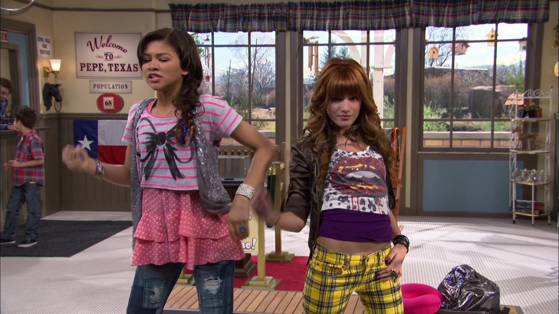 Shake_It_Up_S02E03_Shake_It_Up2C_Up_and_Away_1080p_BTD_003048.jpg Shake_It_Up_S02E03_Shake_It_Up2C_Up_and_Away_1080p_BTD_003048.jpg