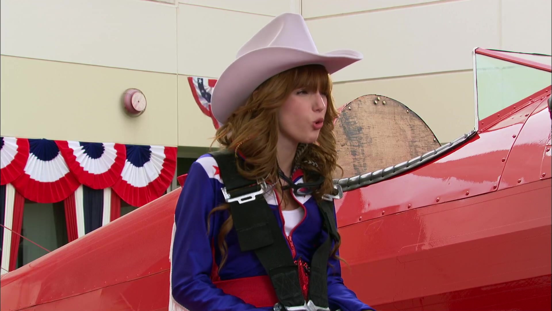 Shake_It_Up_S02E03_Shake_It_Up2C_Up_and_Away_1080p_BTD_005654.jpg Shake_It_Up_S02E03_Shake_It_Up2C_Up_and_Away_1080p_BTD_005654.jpg