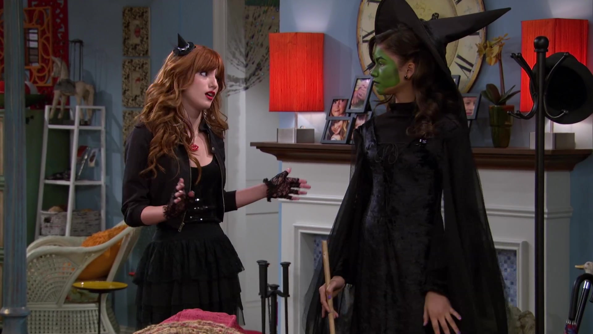 Shake_It_Up_S02E04_Beam_It_Up_1080p_BTD_000115.jpg Shake_It_Up_S02E04_Beam_It_Up_1080p_BTD_000115.jpg