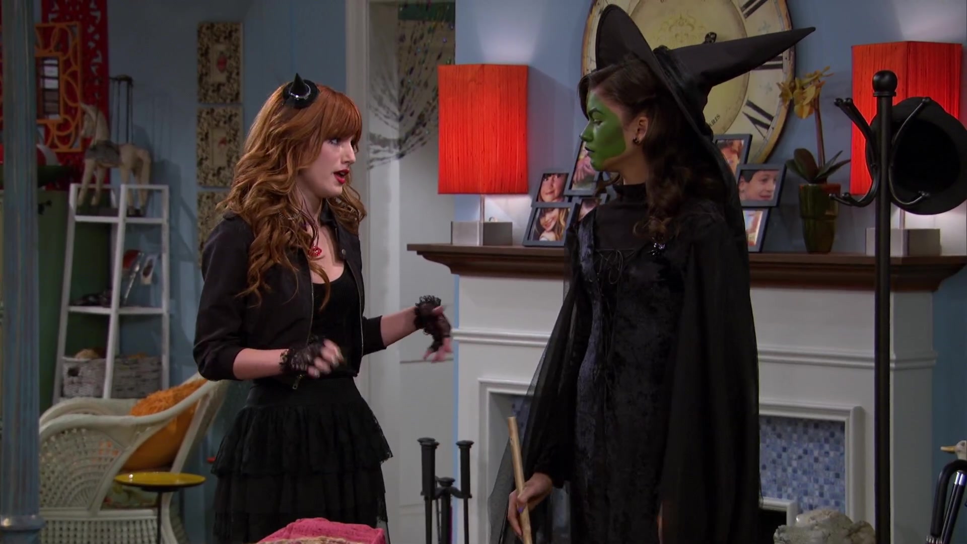 Shake_It_Up_S02E04_Beam_It_Up_1080p_BTD_000117.jpg Shake_It_Up_S02E04_Beam_It_Up_1080p_BTD_000117.jpg
