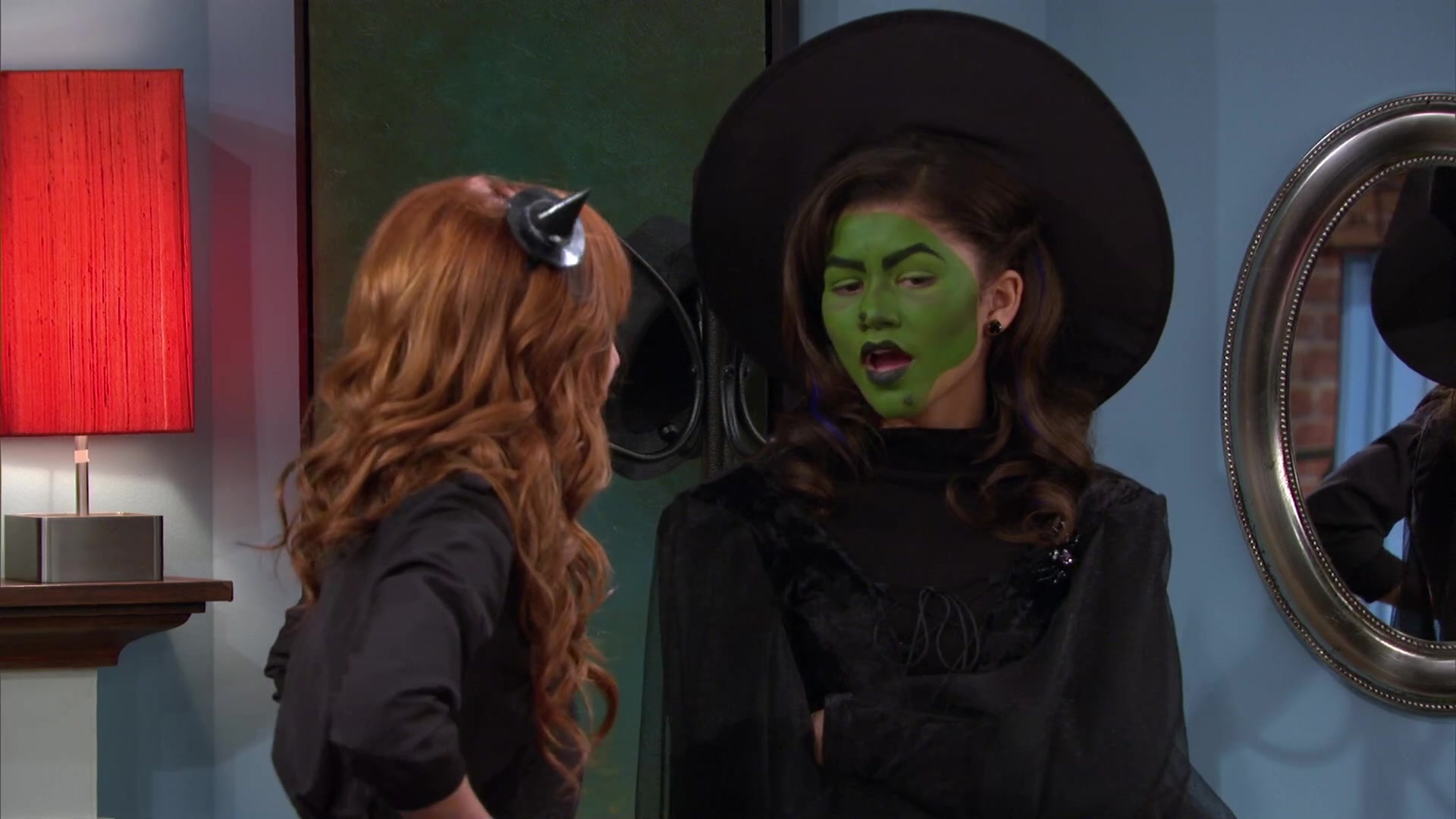 Shake_It_Up_S02E04_Beam_It_Up_1080p_BTD_000140.jpg