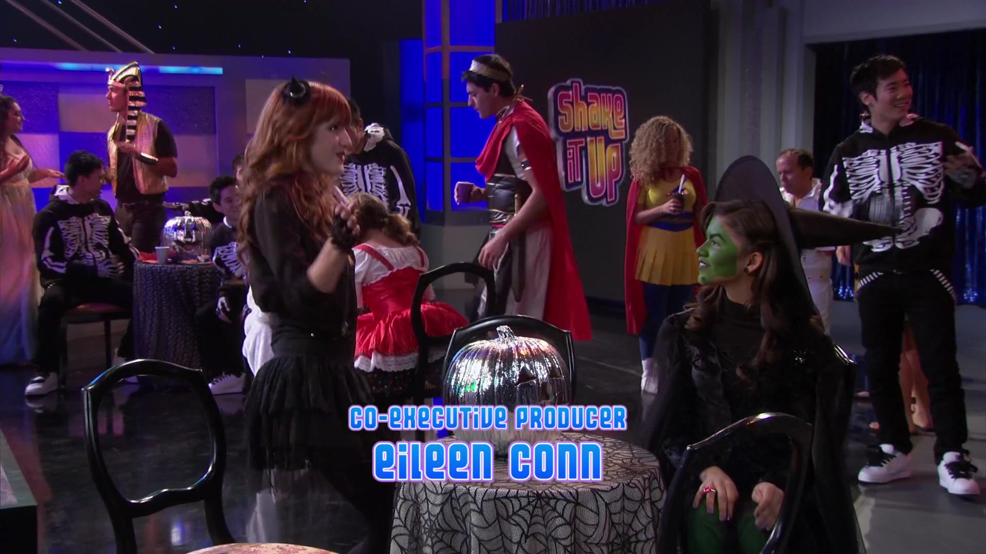 Shake_It_Up_S02E04_Beam_It_Up_1080p_BTD_000507.jpg