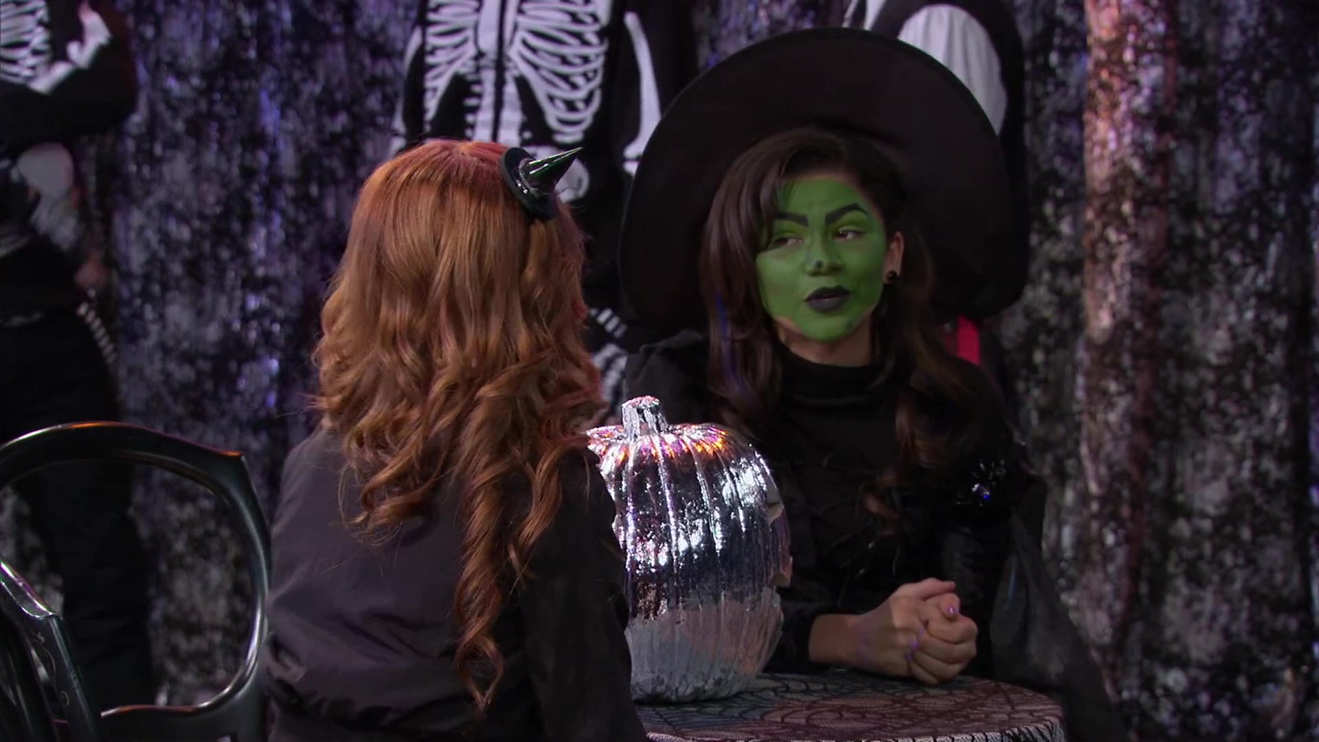 Shake_It_Up_S02E04_Beam_It_Up_1080p_BTD_000522.jpg Shake_It_Up_S02E04_Beam_It_Up_1080p_BTD_000522.jpg