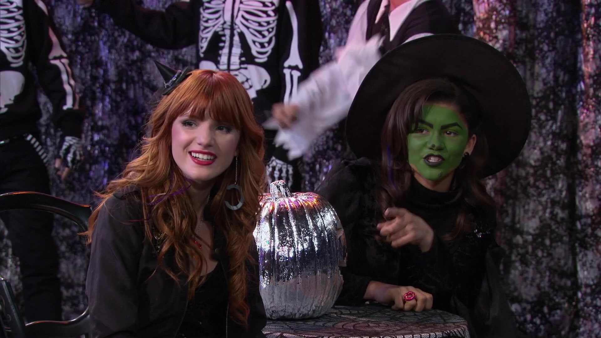 Shake_It_Up_S02E04_Beam_It_Up_1080p_BTD_000532.jpg Shake_It_Up_S02E04_Beam_It_Up_1080p_BTD_000532.jpg