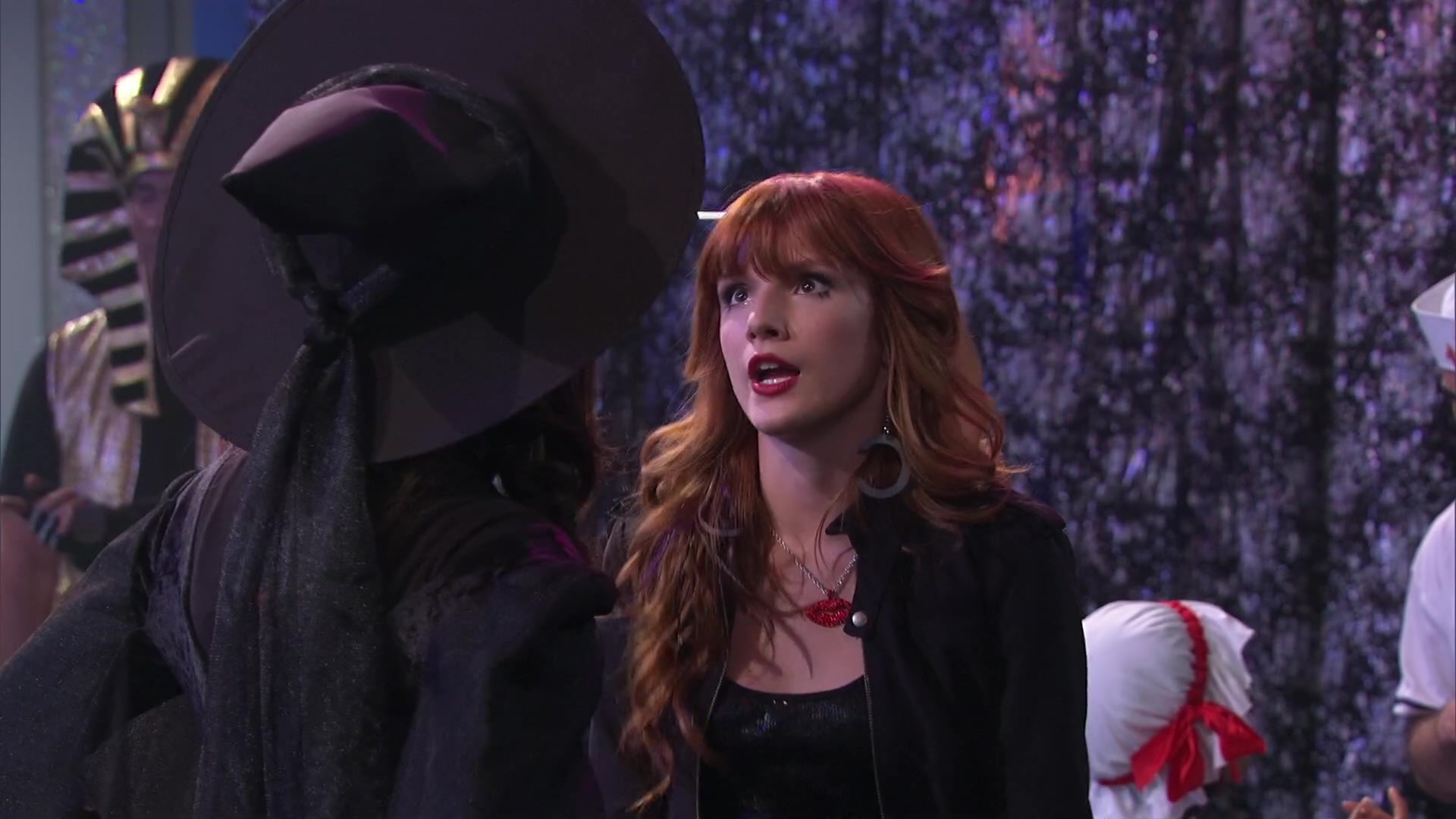 Shake_It_Up_S02E04_Beam_It_Up_1080p_BTD_001010.jpg Shake_It_Up_S02E04_Beam_It_Up_1080p_BTD_001010.jpg