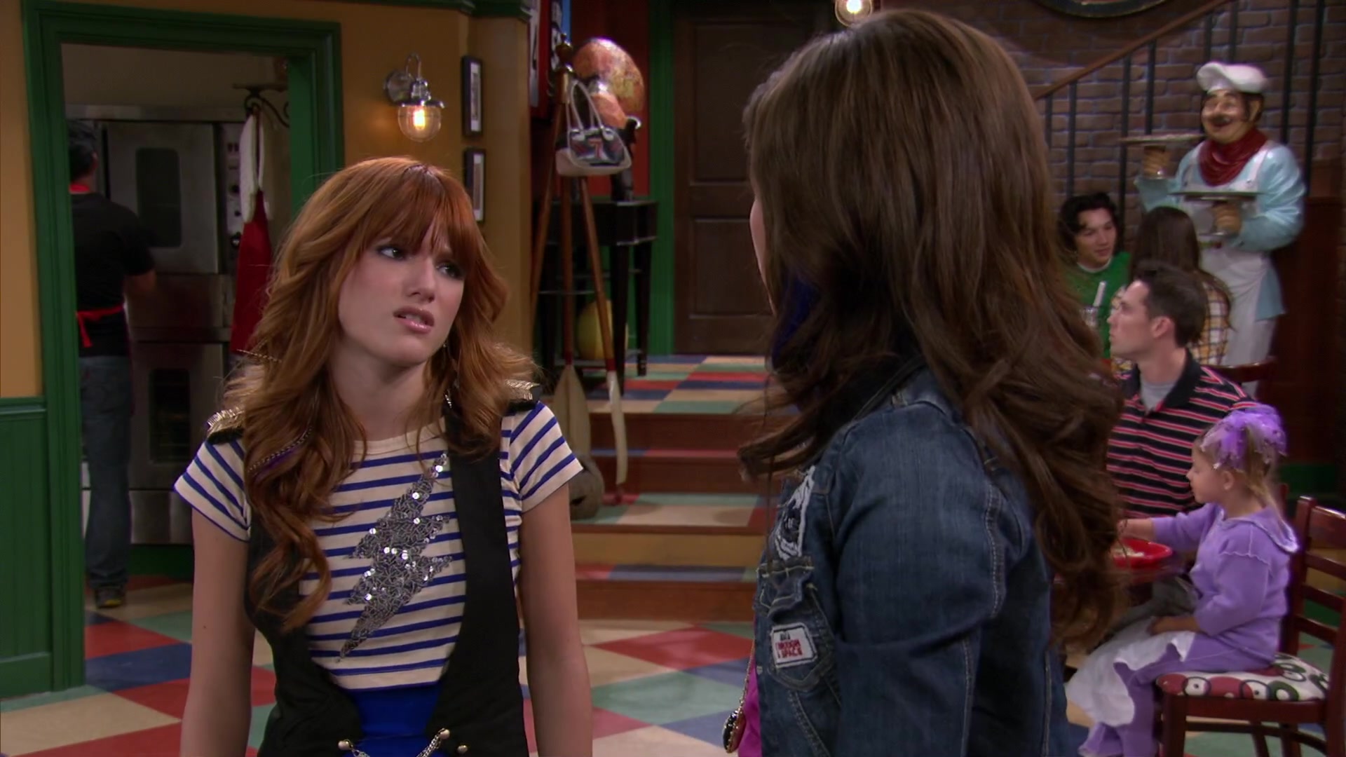 Shake_It_Up_S02E04_Beam_It_Up_1080p_BTD_001376.jpg Shake_It_Up_S02E04_Beam_It_Up_1080p_BTD_001376.jpg