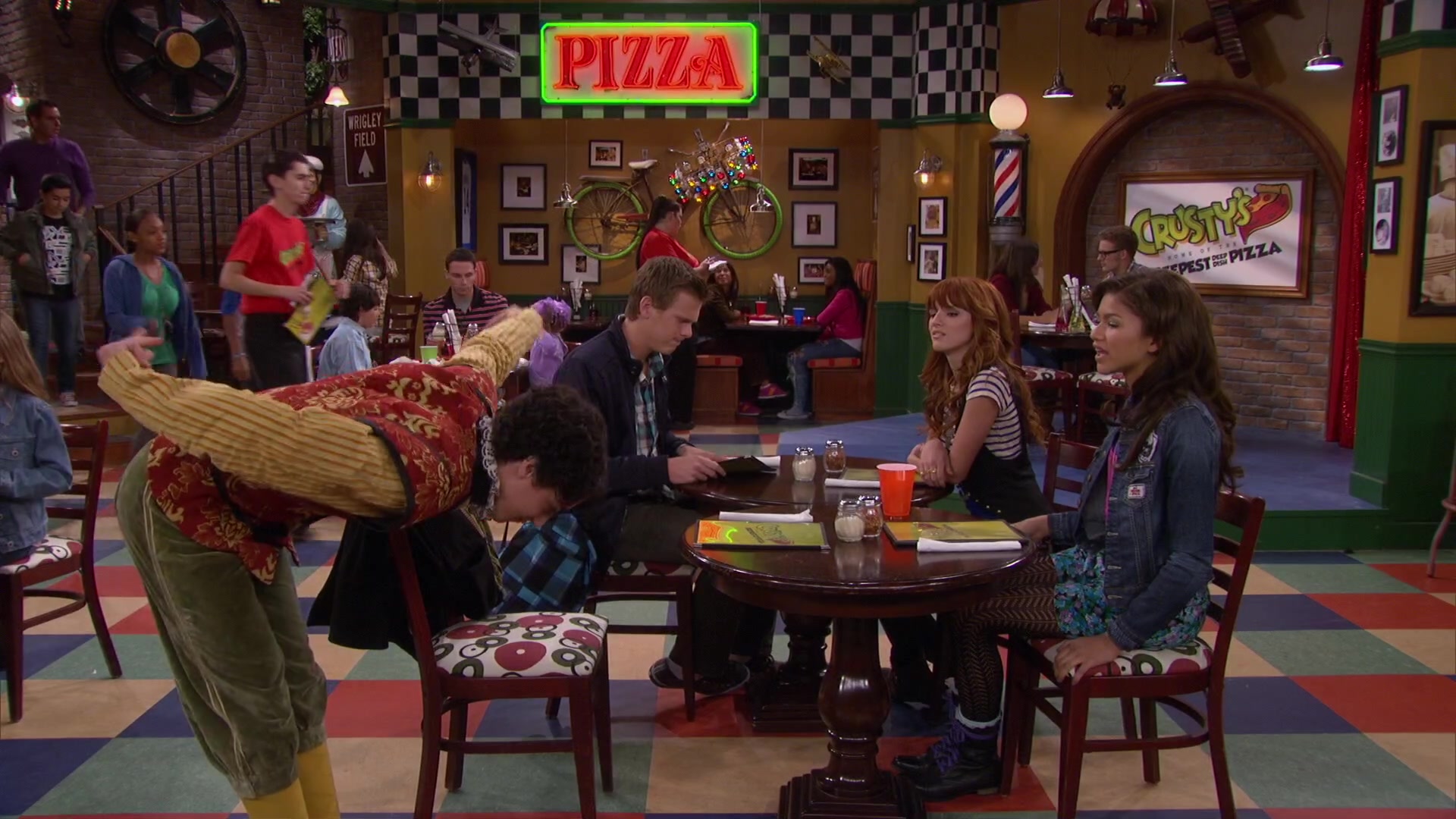 Shake_It_Up_S02E04_Beam_It_Up_1080p_BTD_001670.jpg Shake_It_Up_S02E04_Beam_It_Up_1080p_BTD_001670.jpg