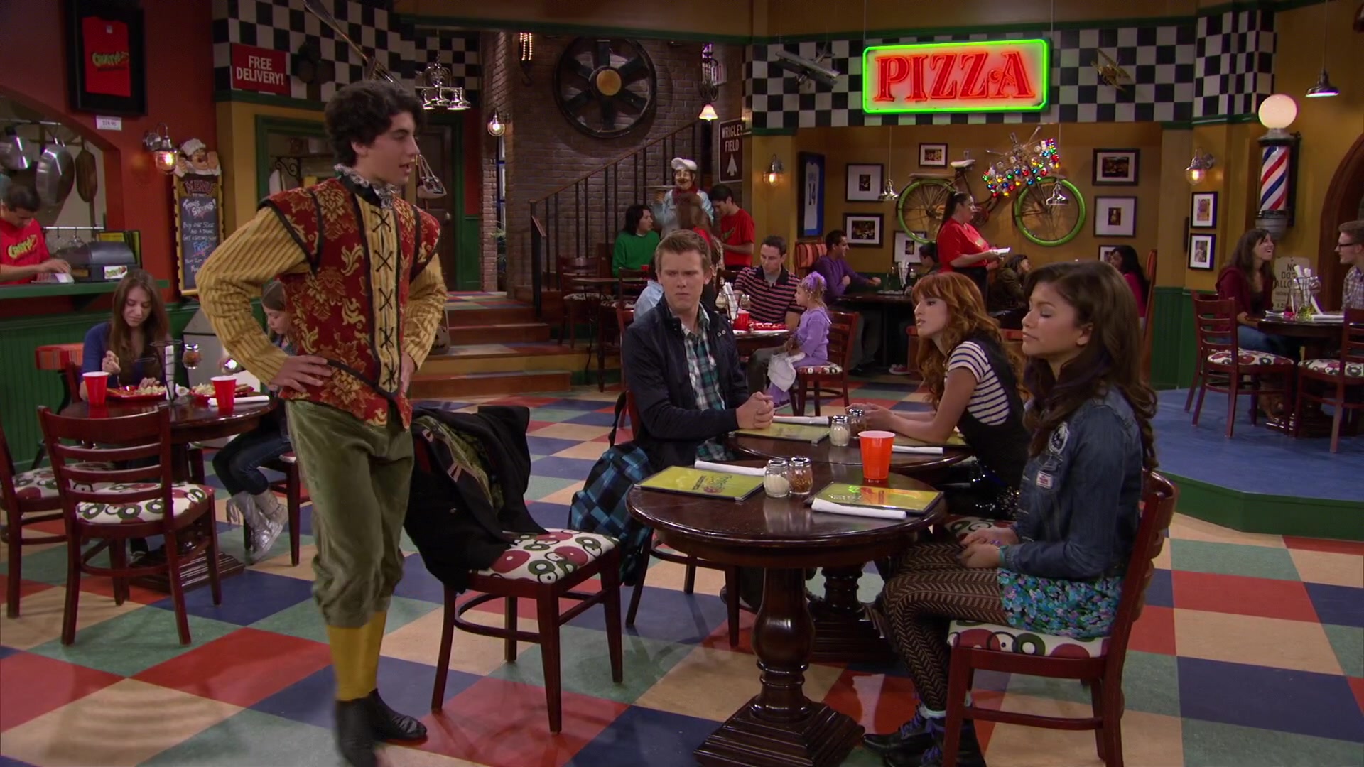 Shake_It_Up_S02E04_Beam_It_Up_1080p_BTD_001721.jpg Shake_It_Up_S02E04_Beam_It_Up_1080p_BTD_001721.jpg