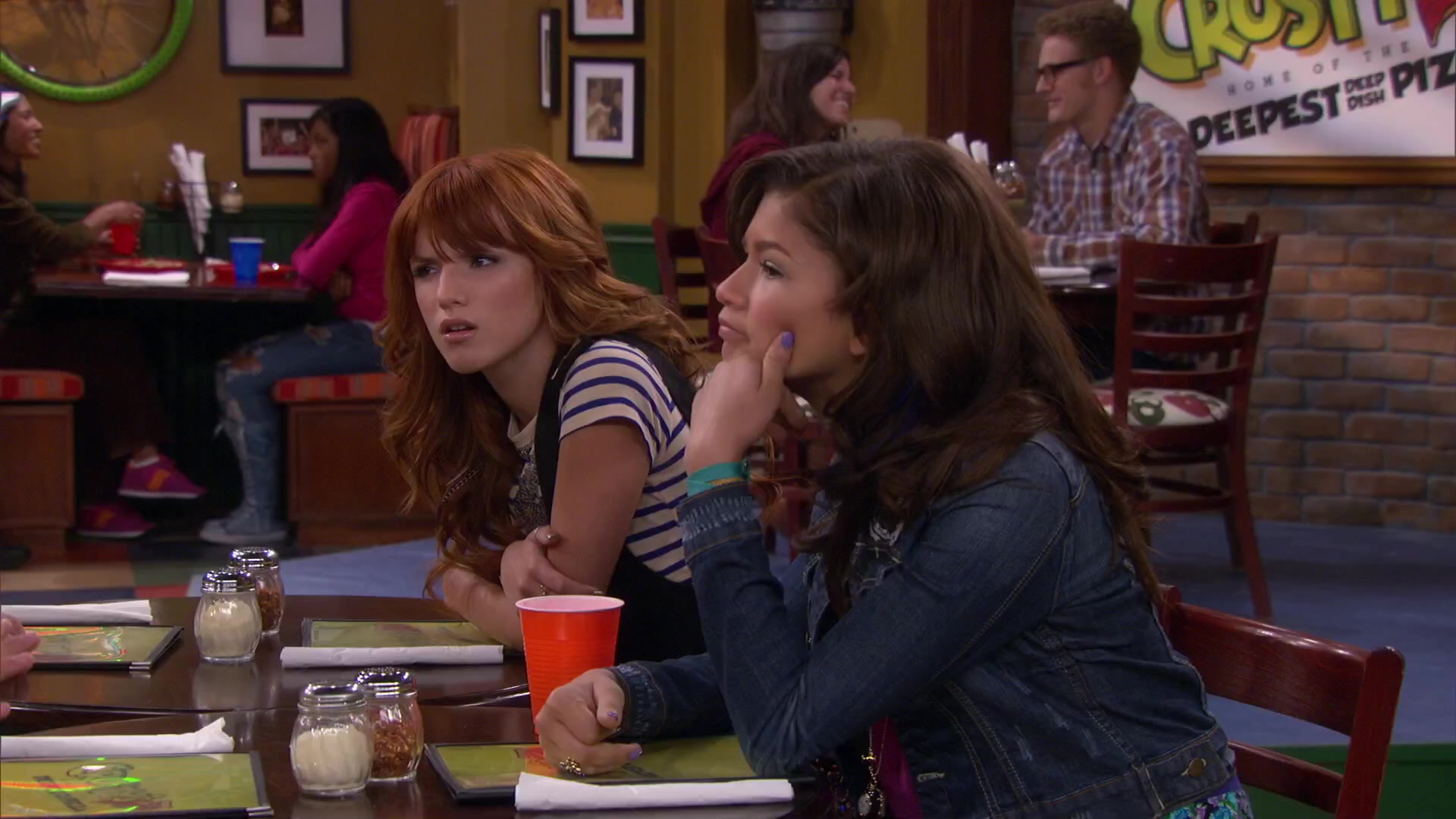 Shake_It_Up_S02E04_Beam_It_Up_1080p_BTD_001754.jpg Shake_It_Up_S02E04_Beam_It_Up_1080p_BTD_001754.jpg