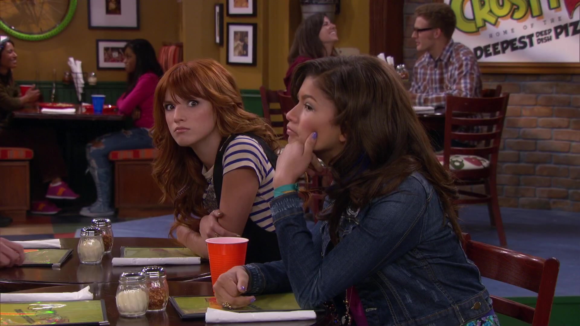 Shake_It_Up_S02E04_Beam_It_Up_1080p_BTD_001756.jpg Shake_It_Up_S02E04_Beam_It_Up_1080p_BTD_001756.jpg