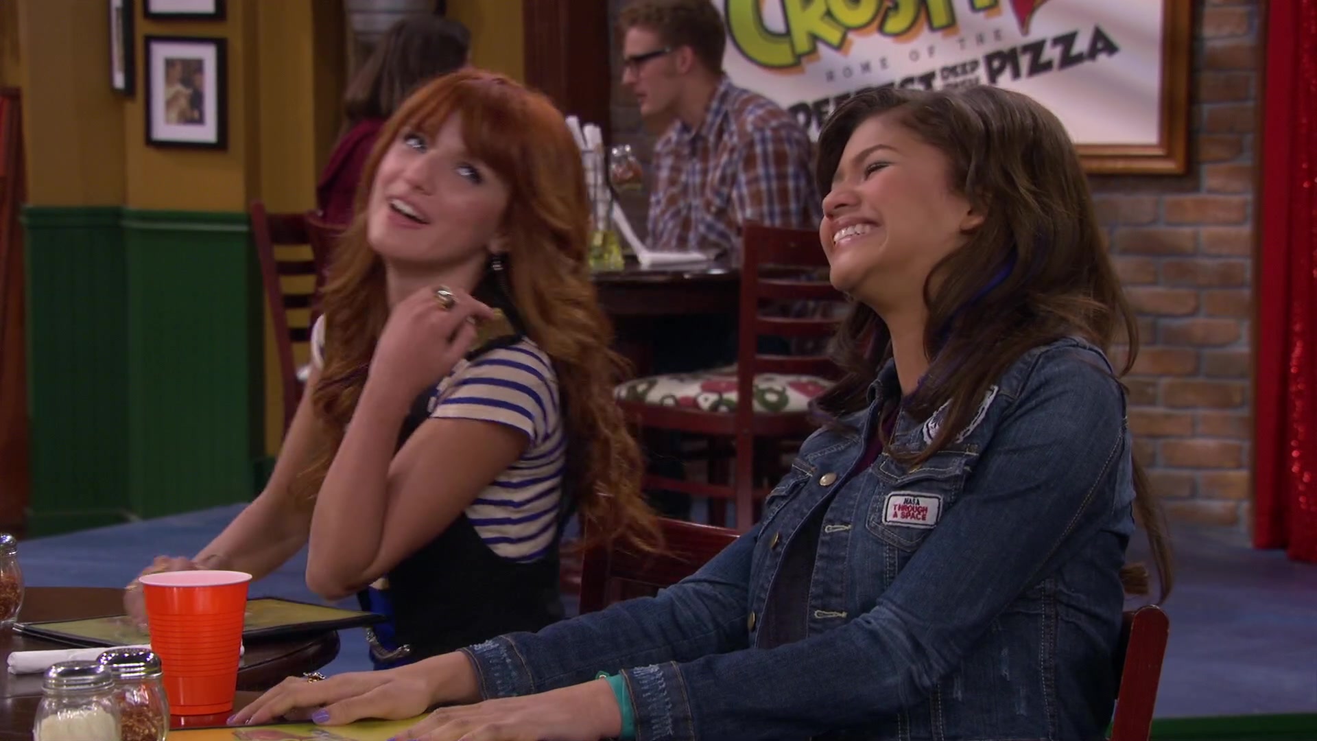 Shake_It_Up_S02E04_Beam_It_Up_1080p_BTD_001778.jpg Shake_It_Up_S02E04_Beam_It_Up_1080p_BTD_001778.jpg