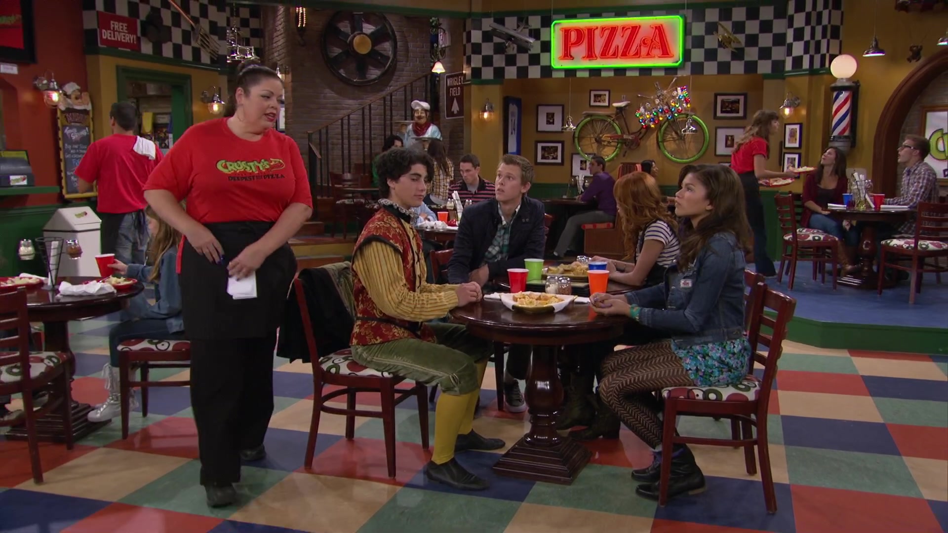 Shake_It_Up_S02E04_Beam_It_Up_1080p_BTD_001798.jpg