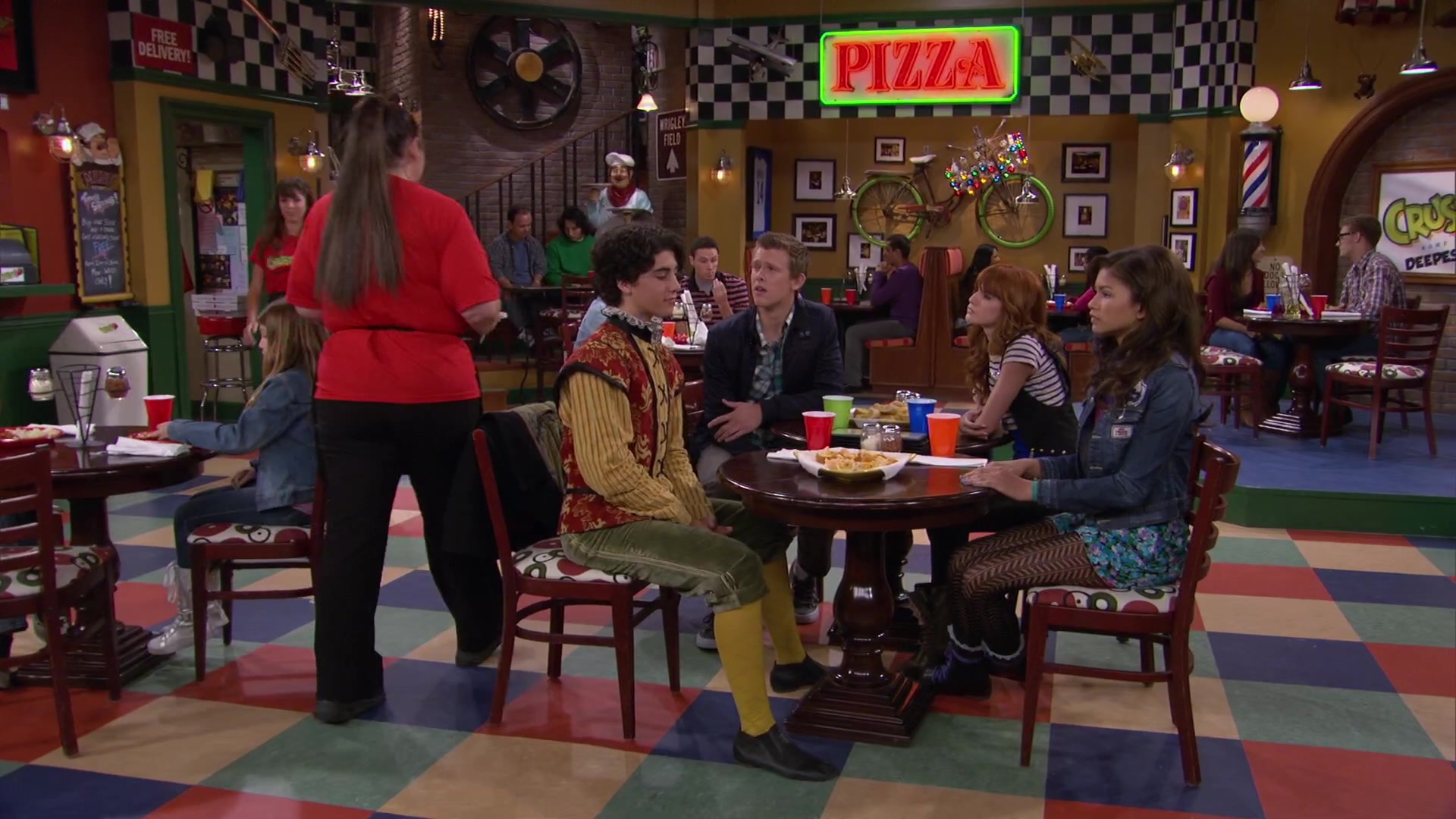 Shake_It_Up_S02E04_Beam_It_Up_1080p_BTD_001896.jpg