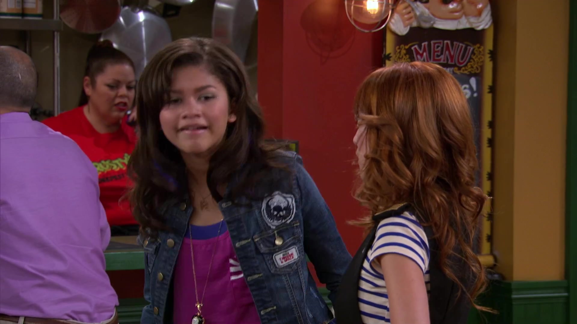 Shake_It_Up_S02E04_Beam_It_Up_1080p_BTD_001934.jpg
