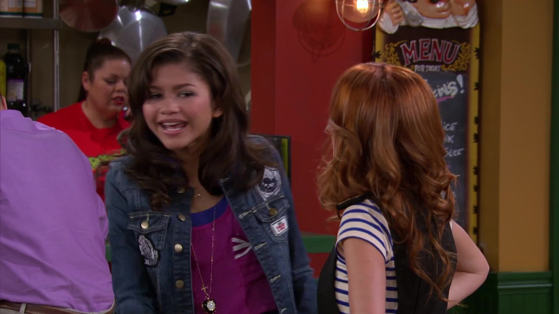 Shake_It_Up_S02E04_Beam_It_Up_1080p_BTD_001937.jpg Shake_It_Up_S02E04_Beam_It_Up_1080p_BTD_001937.jpg
