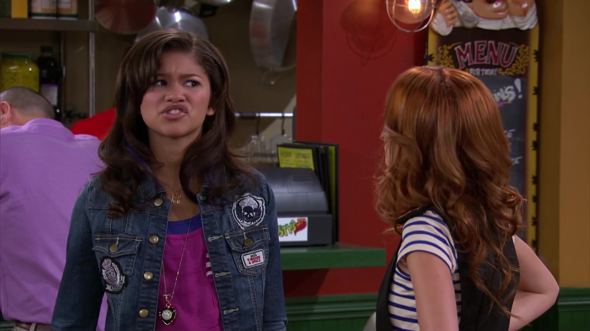 Shake_It_Up_S02E04_Beam_It_Up_1080p_BTD_001942.jpg